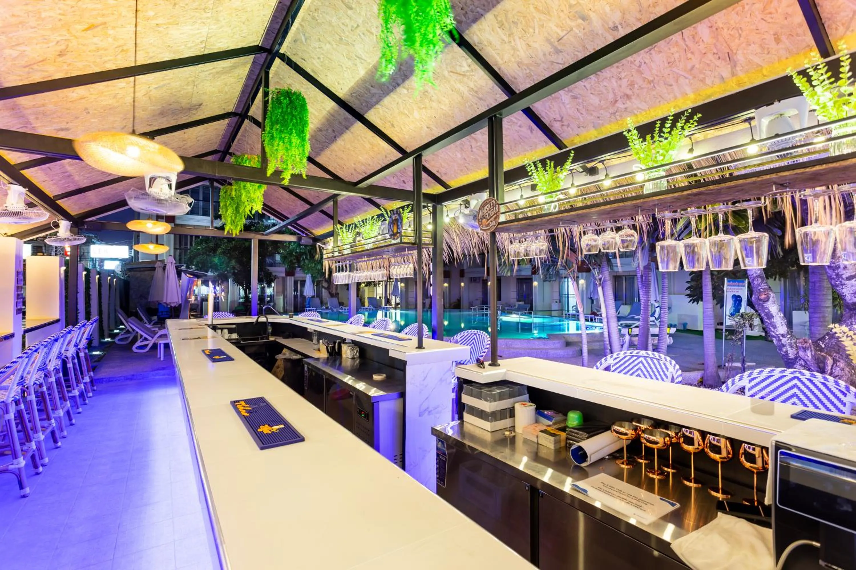 Restaurant/places to eat in Mermaid Beach Resort