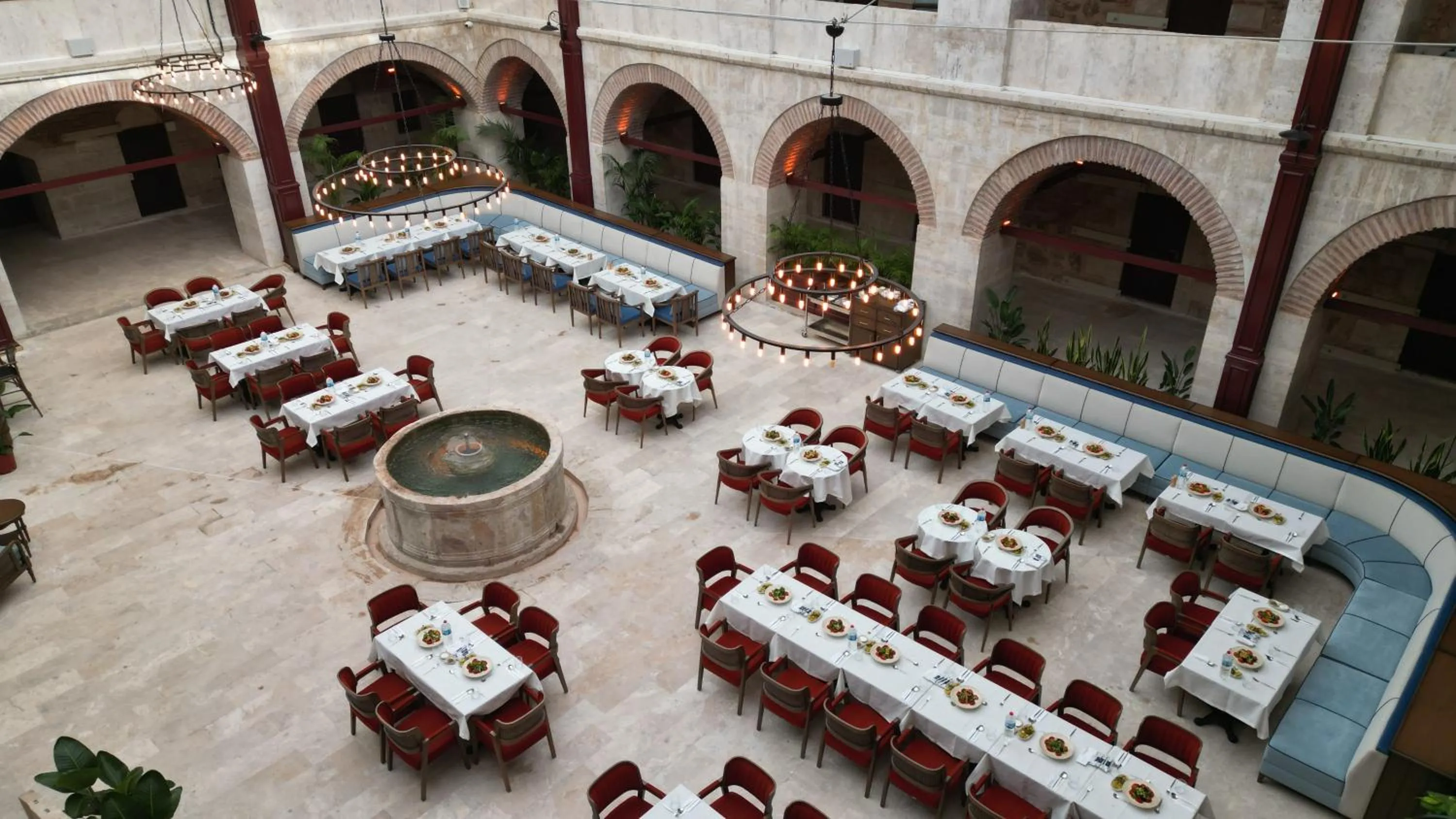 Restaurant/places to eat in Silk Road Museum Hotel