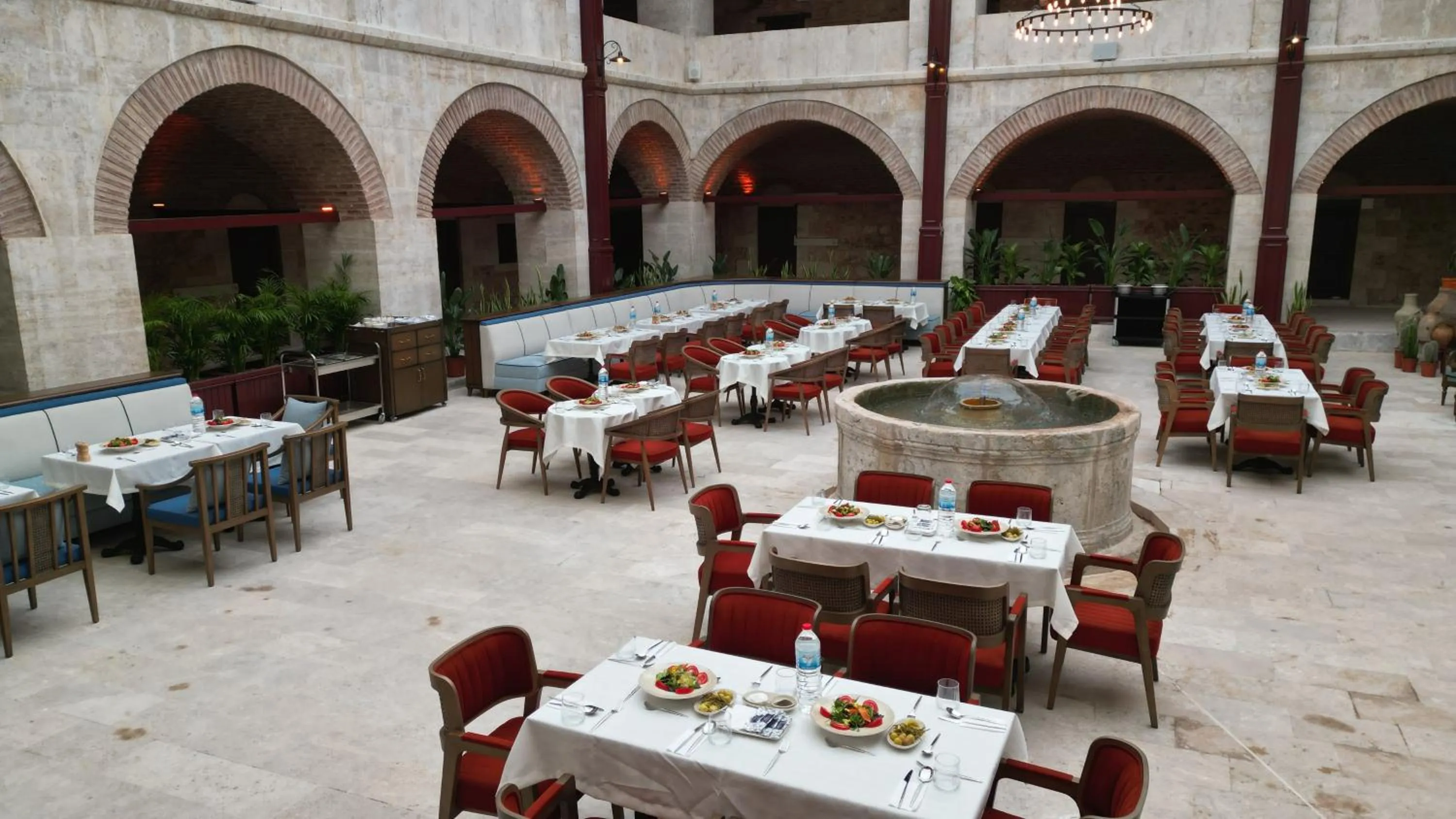 Restaurant/places to eat in Silk Road Museum Hotel