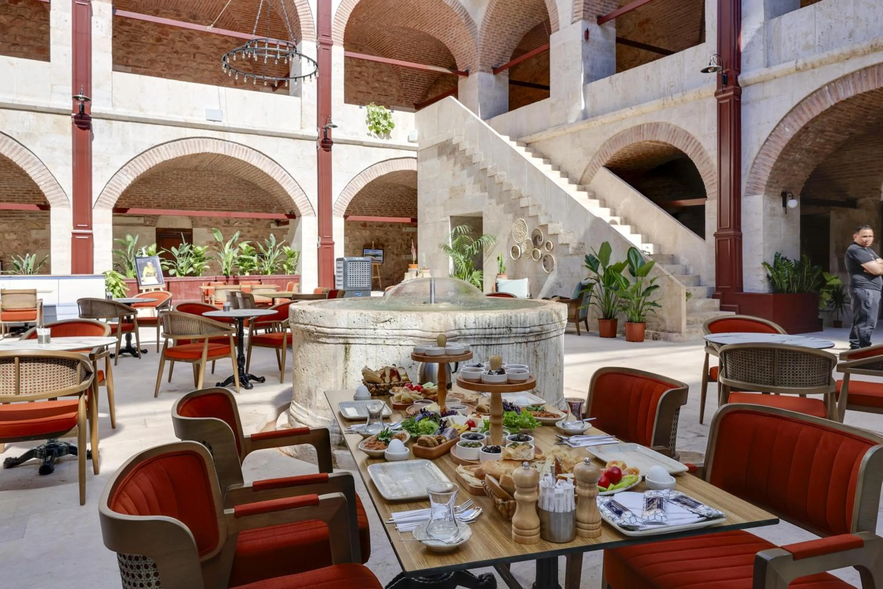 Restaurant/places to eat in Silk Road Museum Hotel