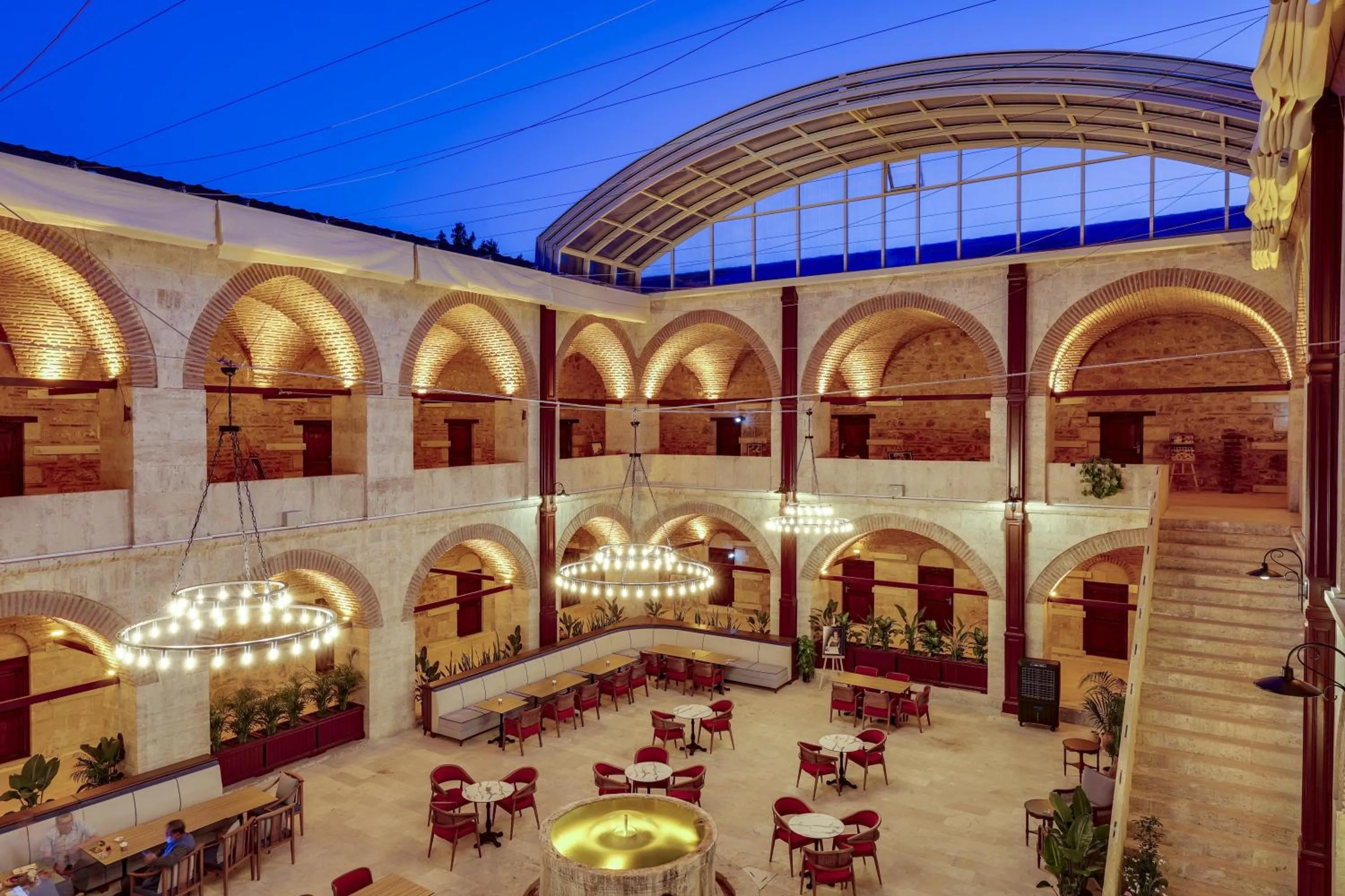 Restaurant/places to eat in Silk Road Museum Hotel