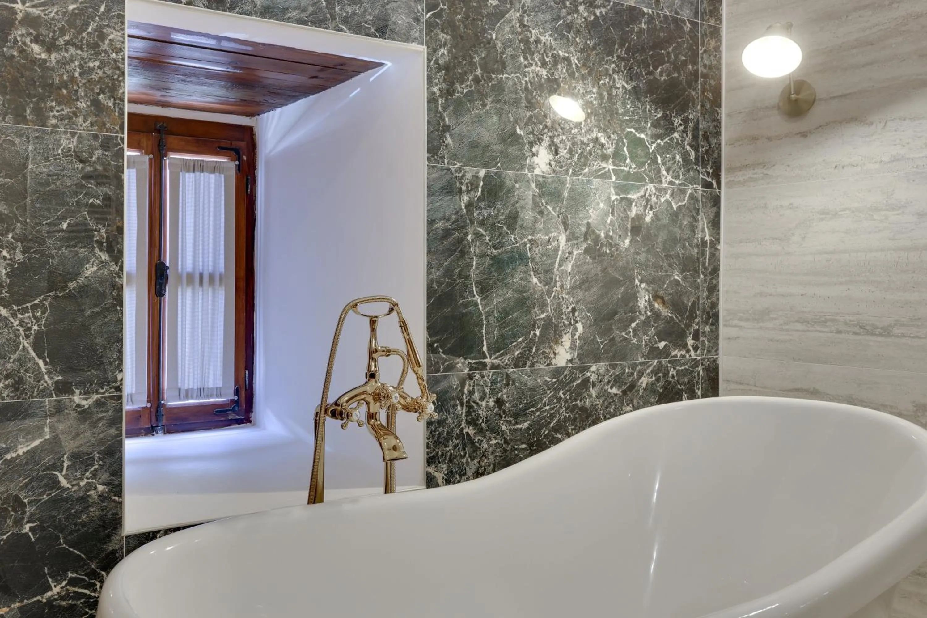 Bathroom in Silk Road Museum Hotel