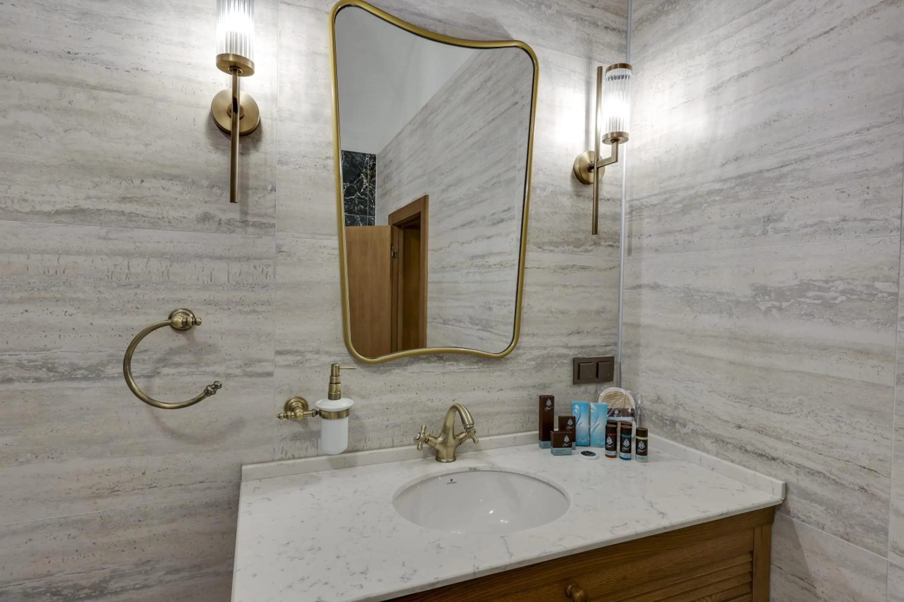 Shower in Silk Road Museum Hotel