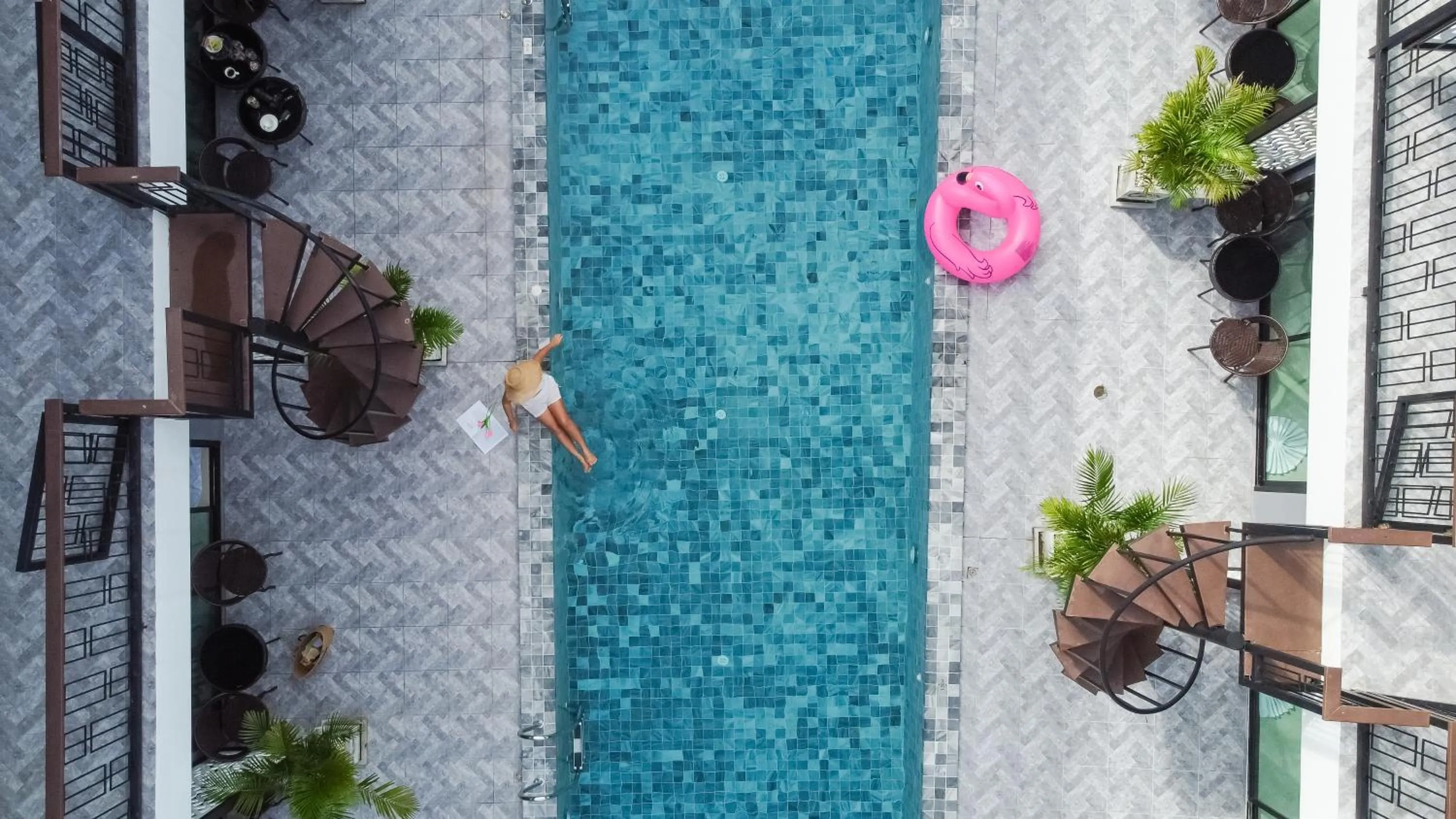 Swimming pool in Chanakarn Pool Access Rawai