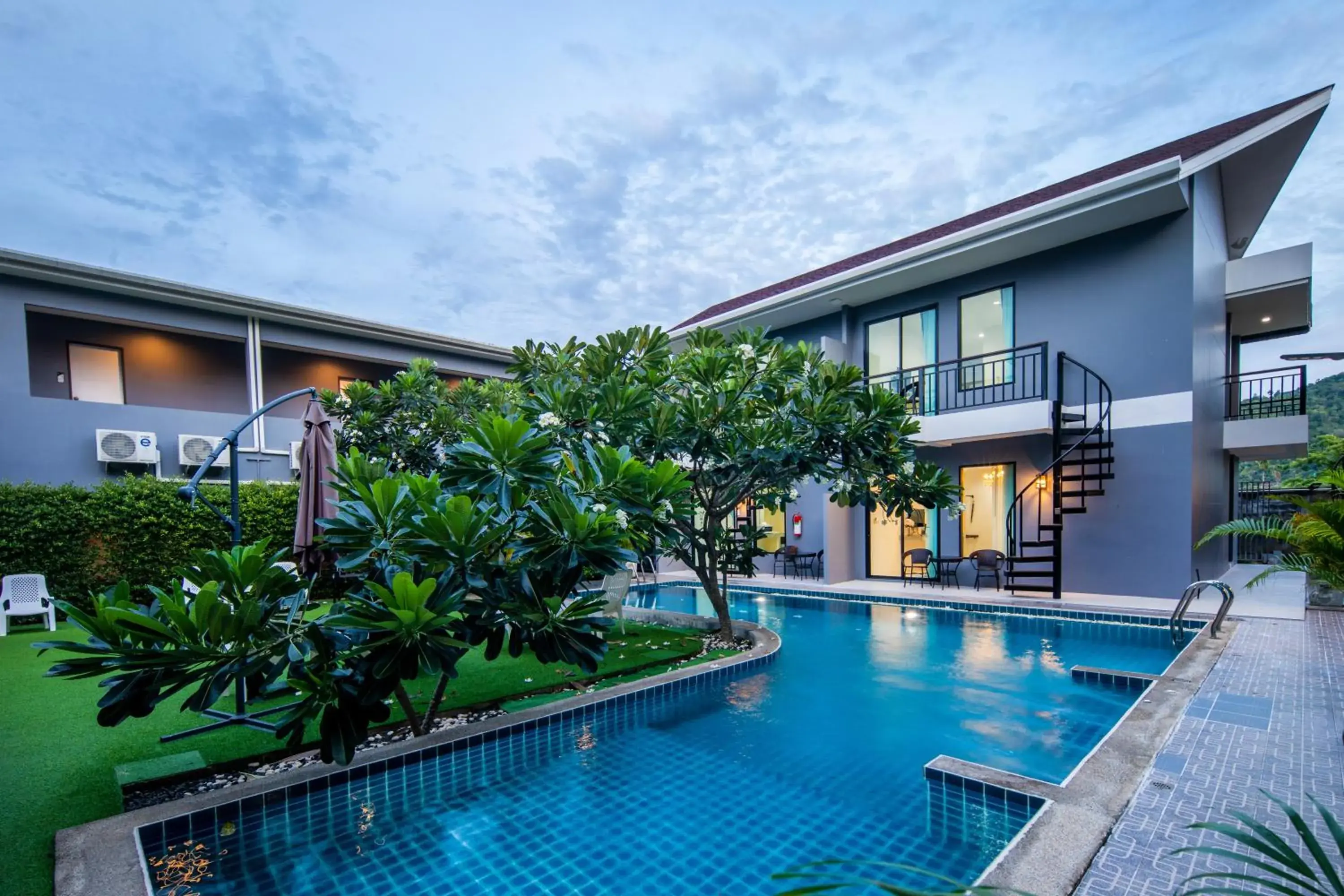 Deluxe Double or Twin Room with Pool Access in Chanakarn Pool Access Rawai Deluxe Double or Twin Room with Pool Access in Chanakarn Pool Access Rawai