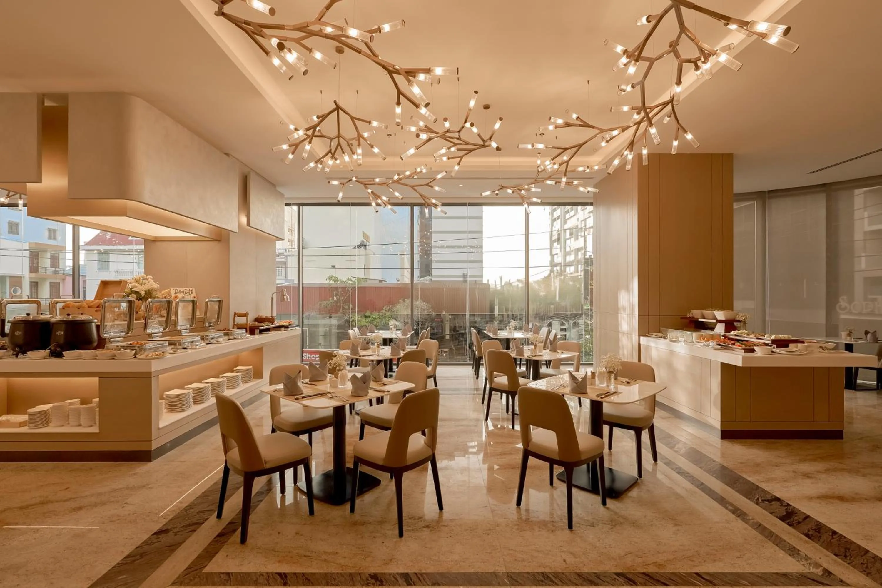 Restaurant/places to eat in Adamas Boutique Hotel Nha Trang