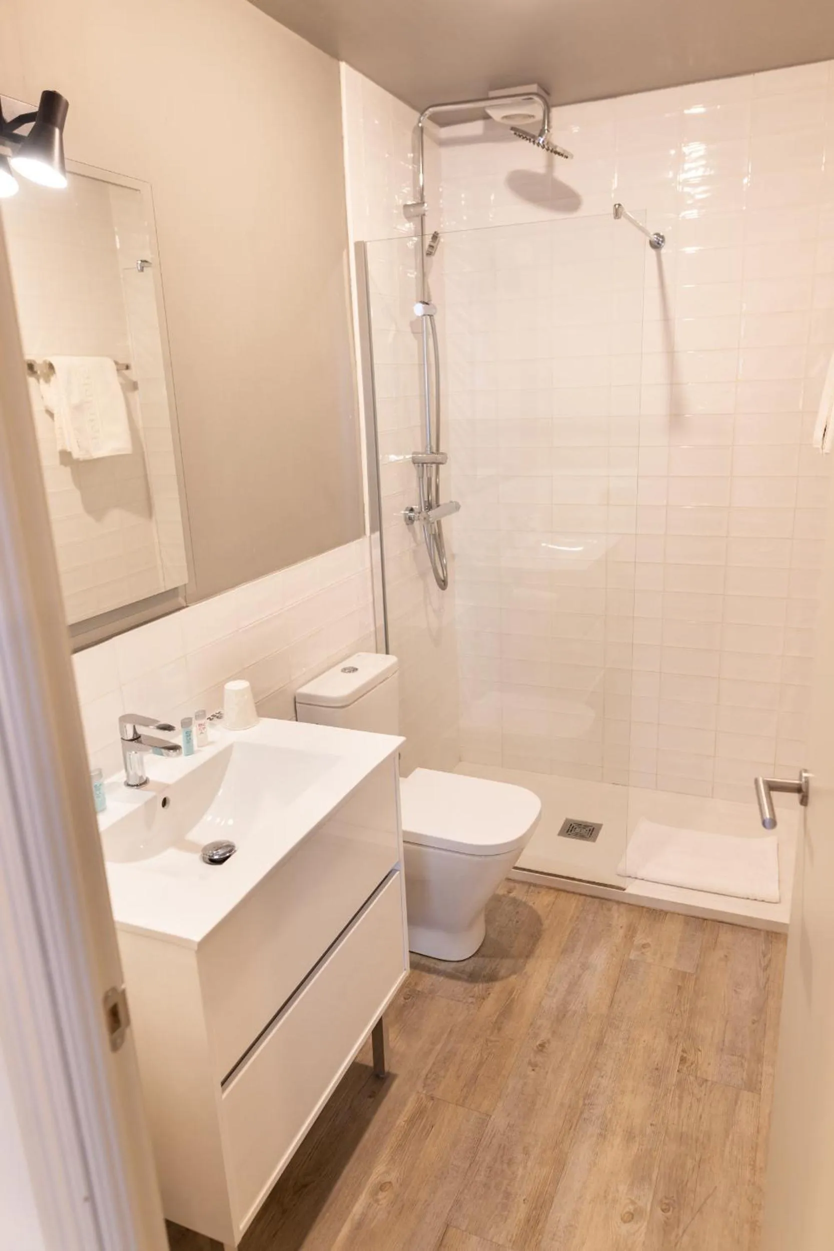 Shower in Hotel Terminus