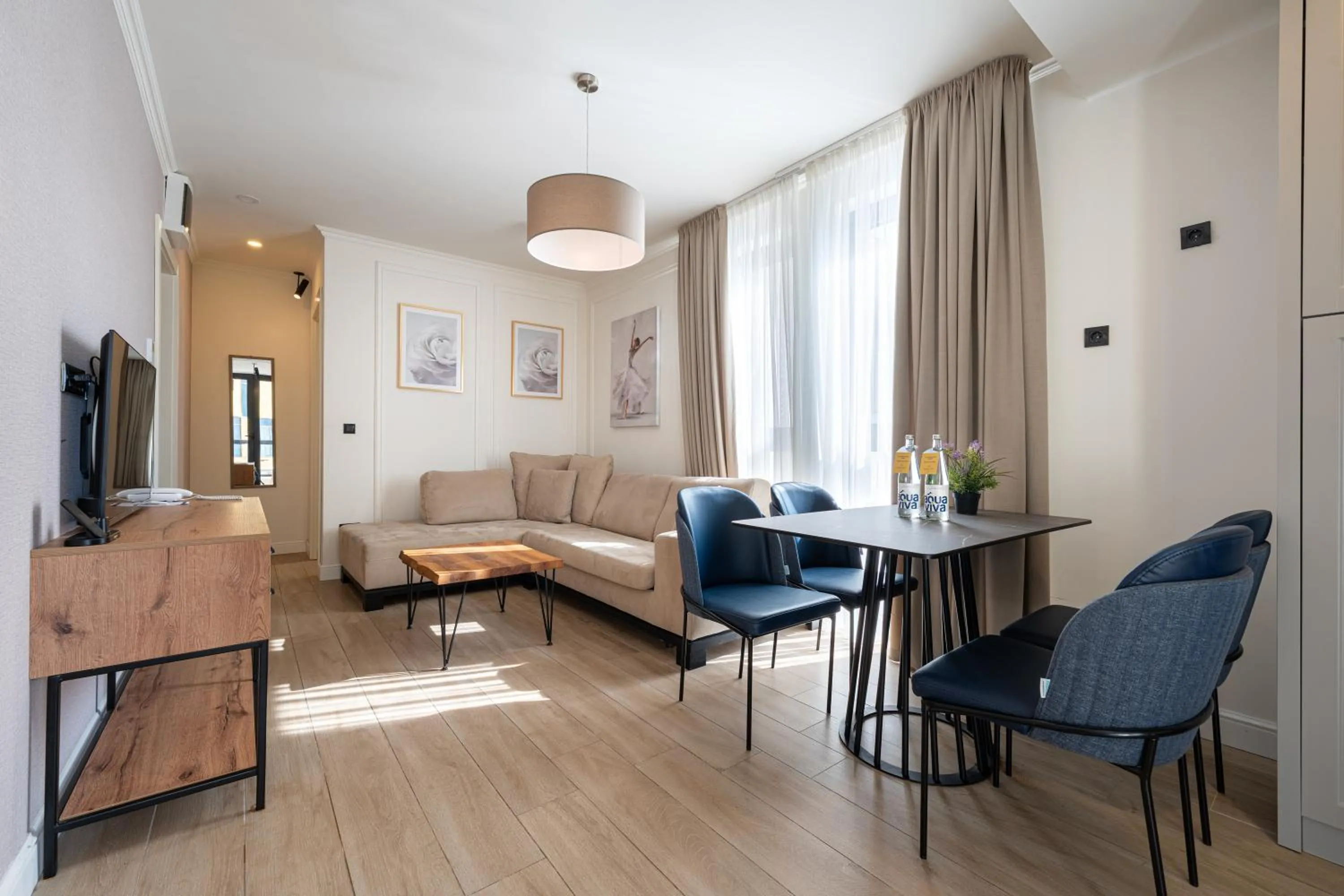 Living room in Invictus Hotel