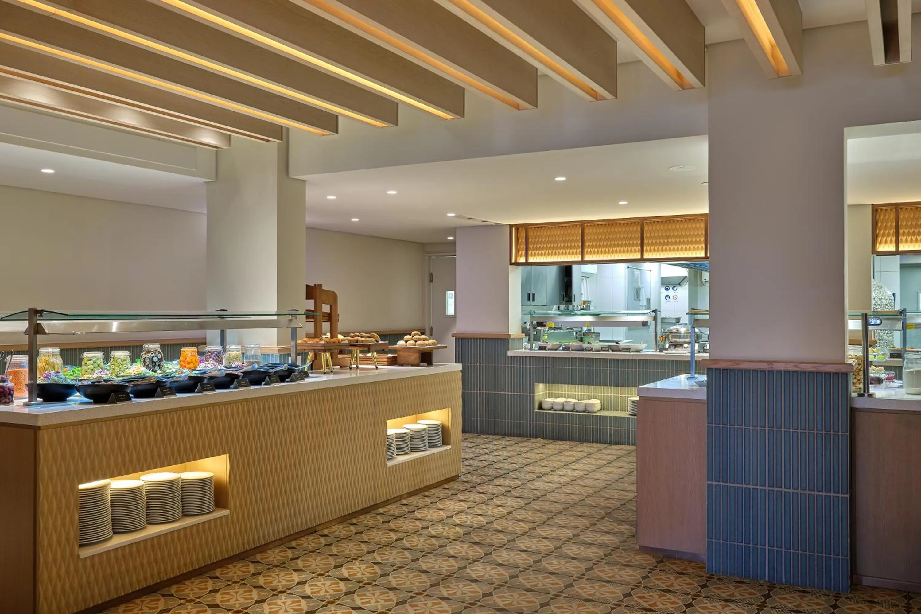 Restaurant/places to eat in Palma Bay Rotana Resort