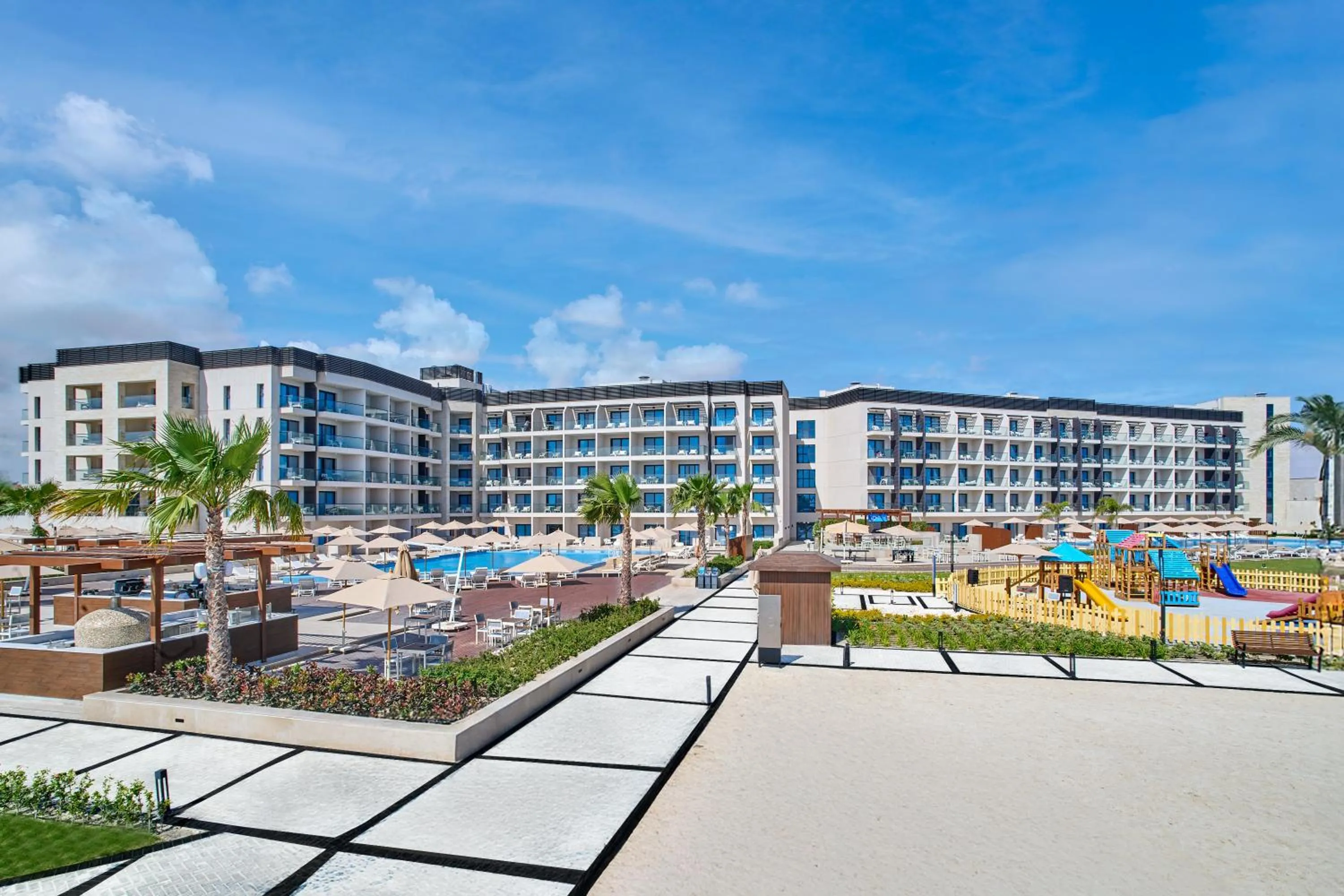 Property building in Palma Bay Rotana Resort