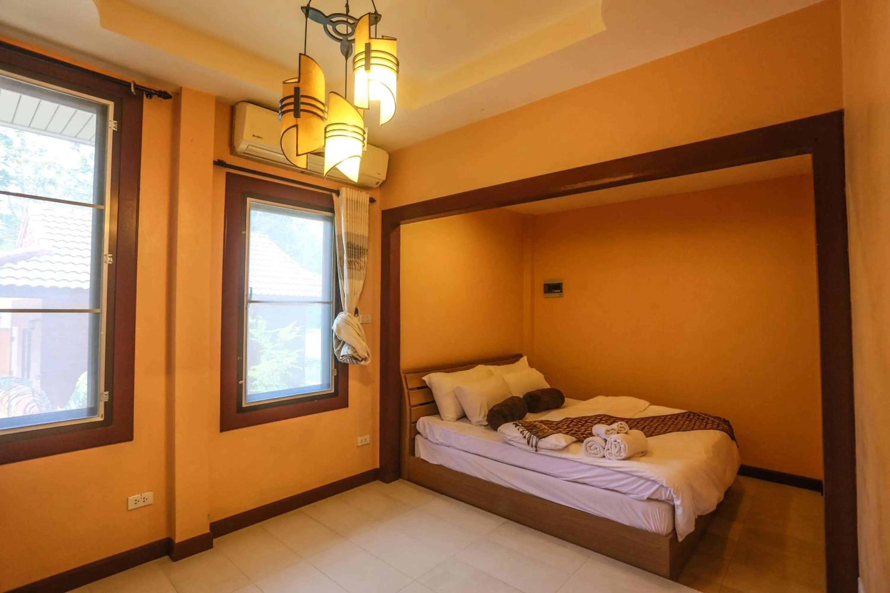 Bed in Phalaburi resort by dreamhouse