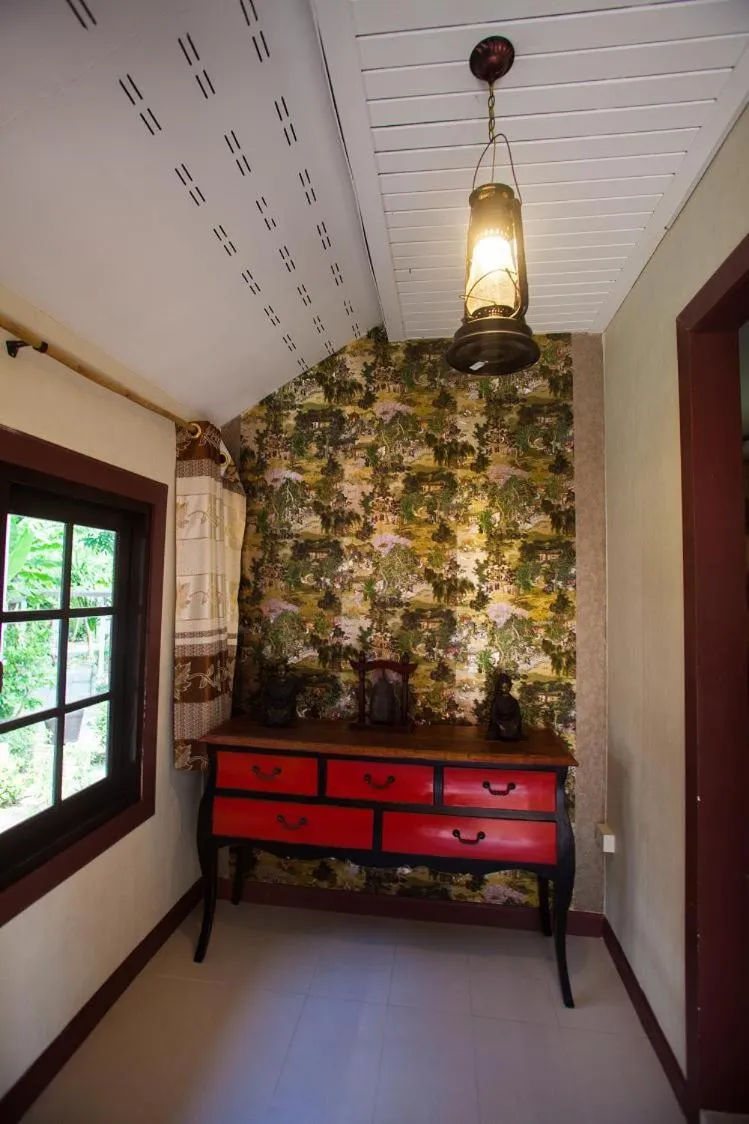 Bed in Phalaburi resort by dreamhouse