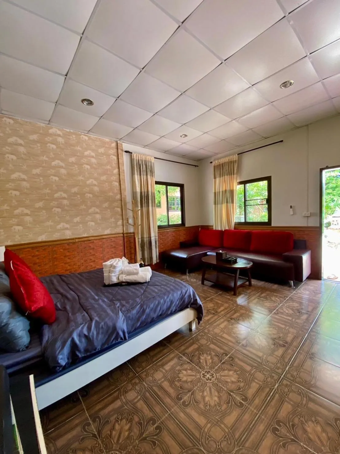 Bed in Phalaburi resort by dreamhouse