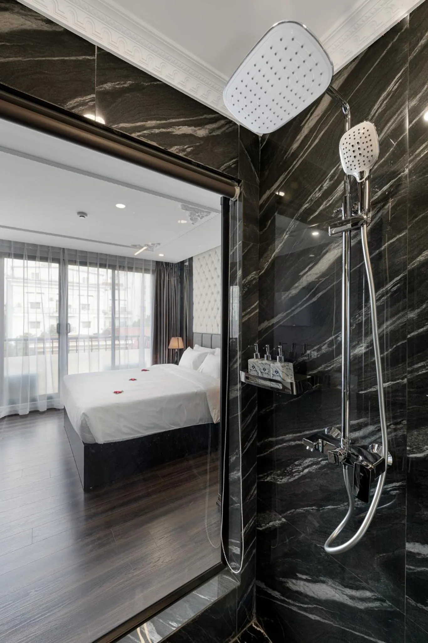 Bathroom, Bed in Avani Central Hanoi Hotel