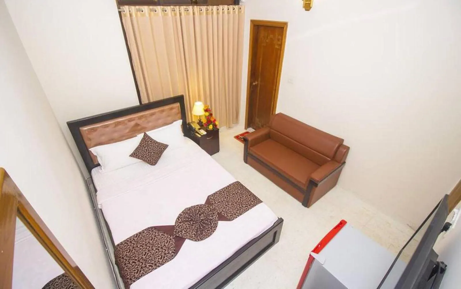 Photo of the whole room, Bed in Hotel Suite Palace Baridhara