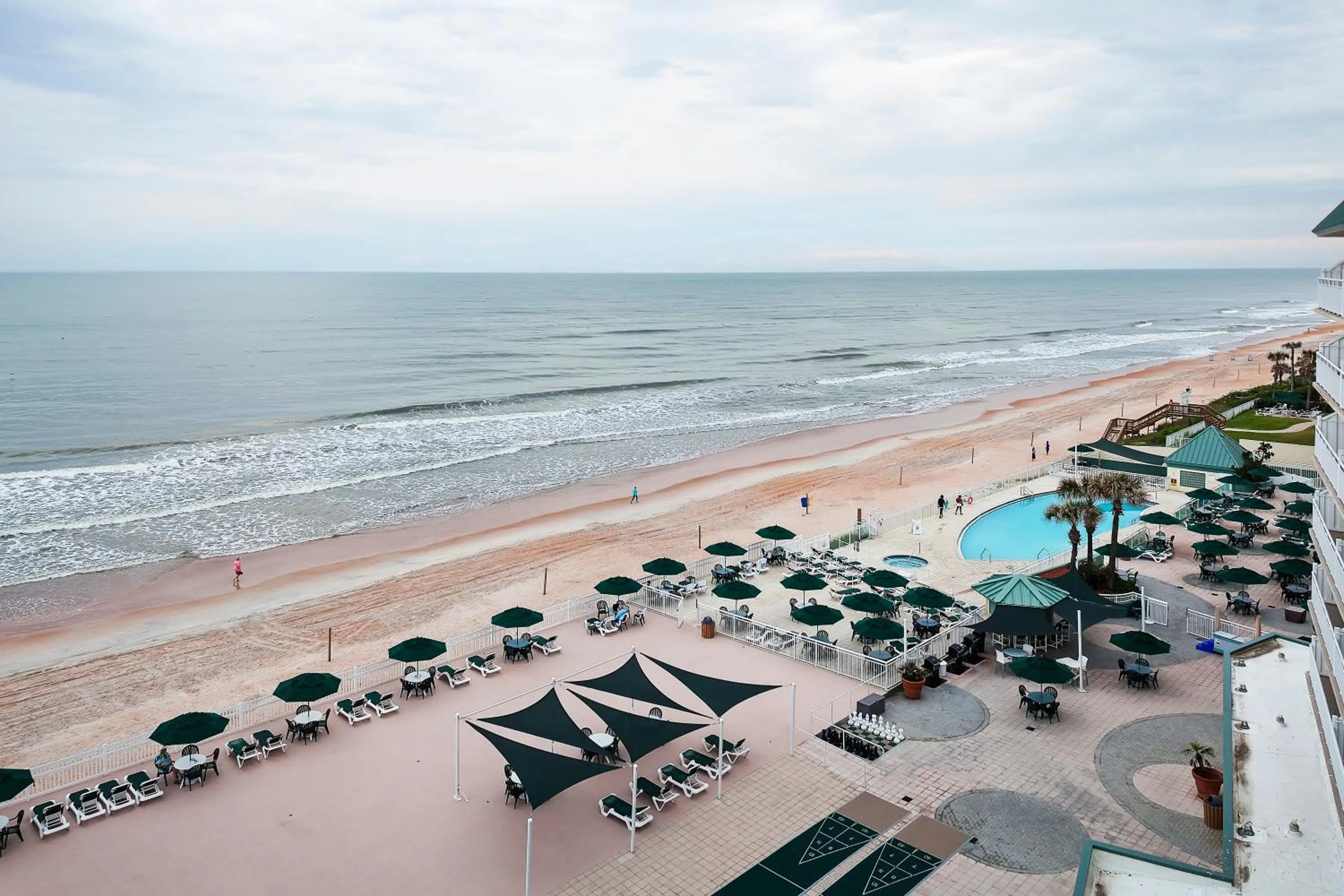 Swimming pool in Royal Floridian Resort South by Spinnaker