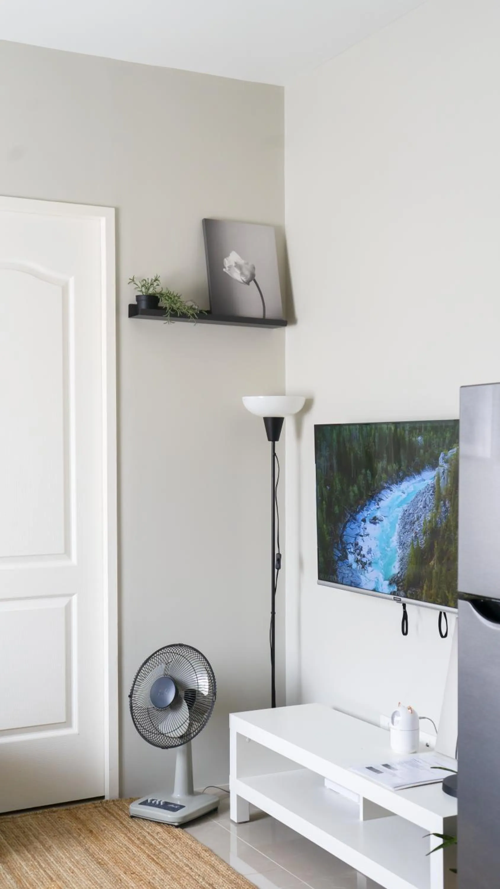 TV and multimedia in Cozy 1-bed unit near SRP Talisay Cebu