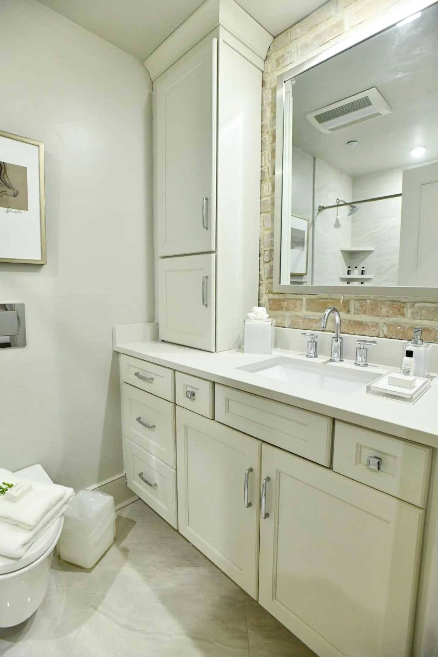 Toilet in Harcol House