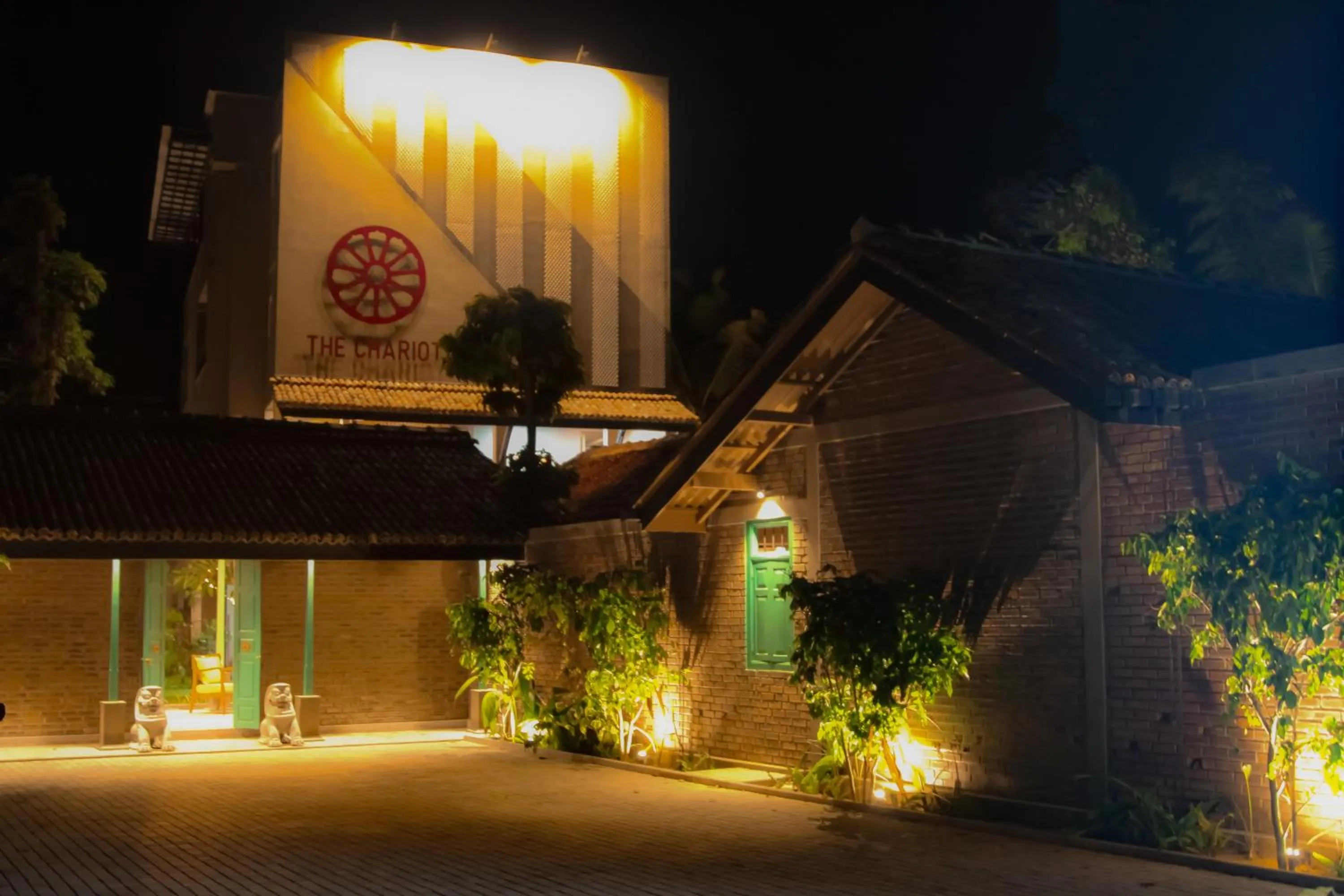Facade/entrance in The Chariot Hikkduwa Resort