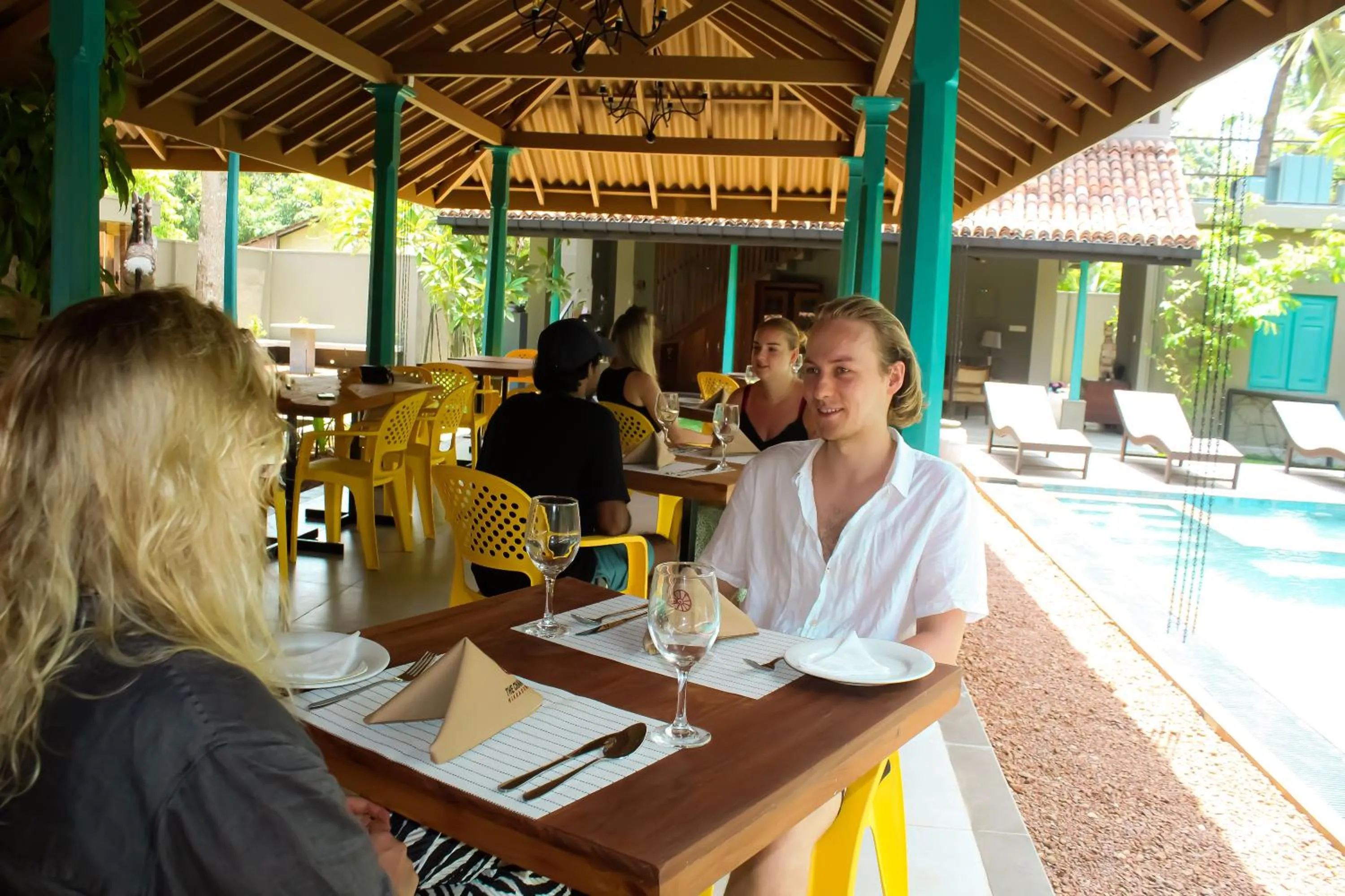 Restaurant/places to eat in The Chariot Hikkduwa Resort