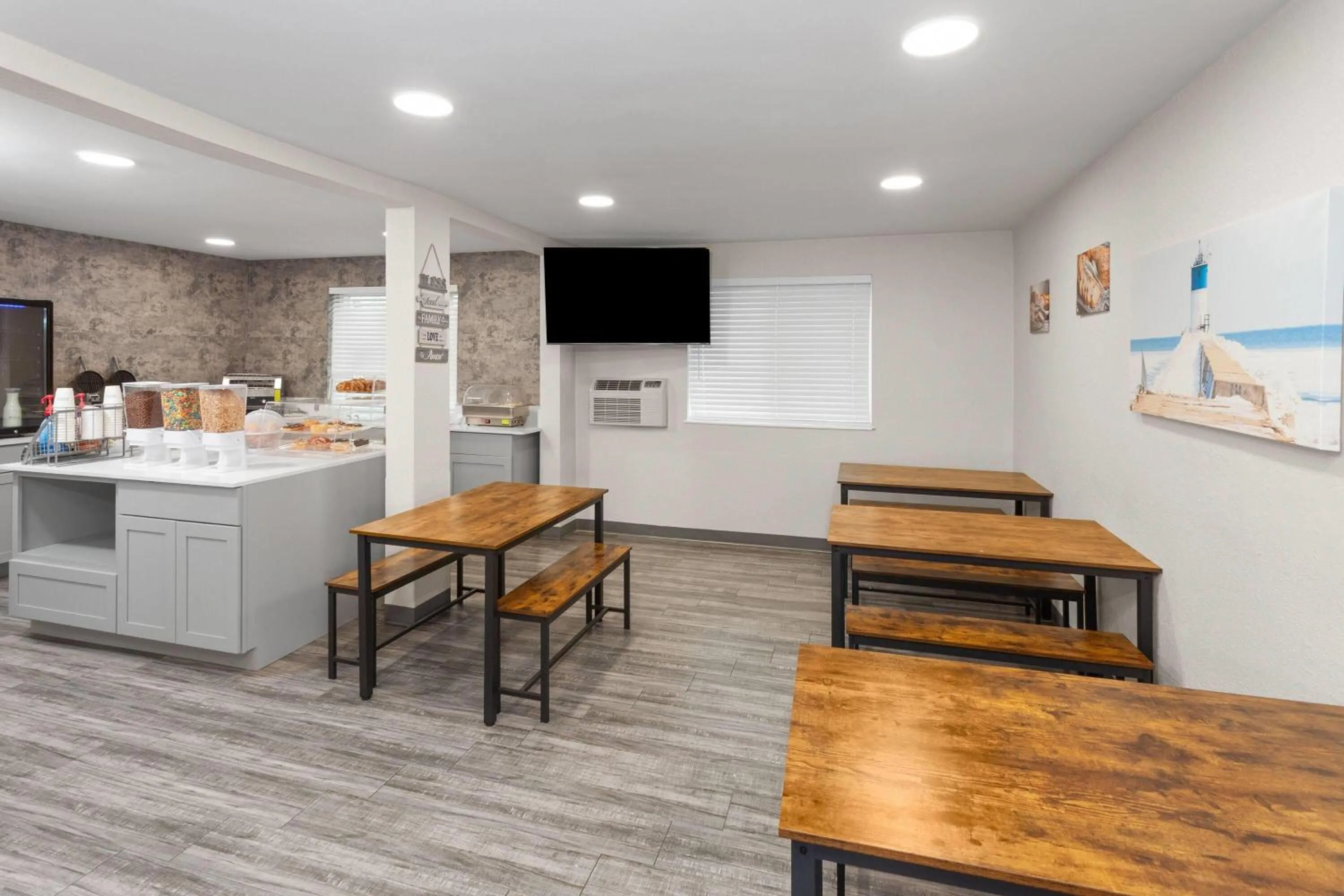 Breakfast in Days Inn by Wyndham Waukegan