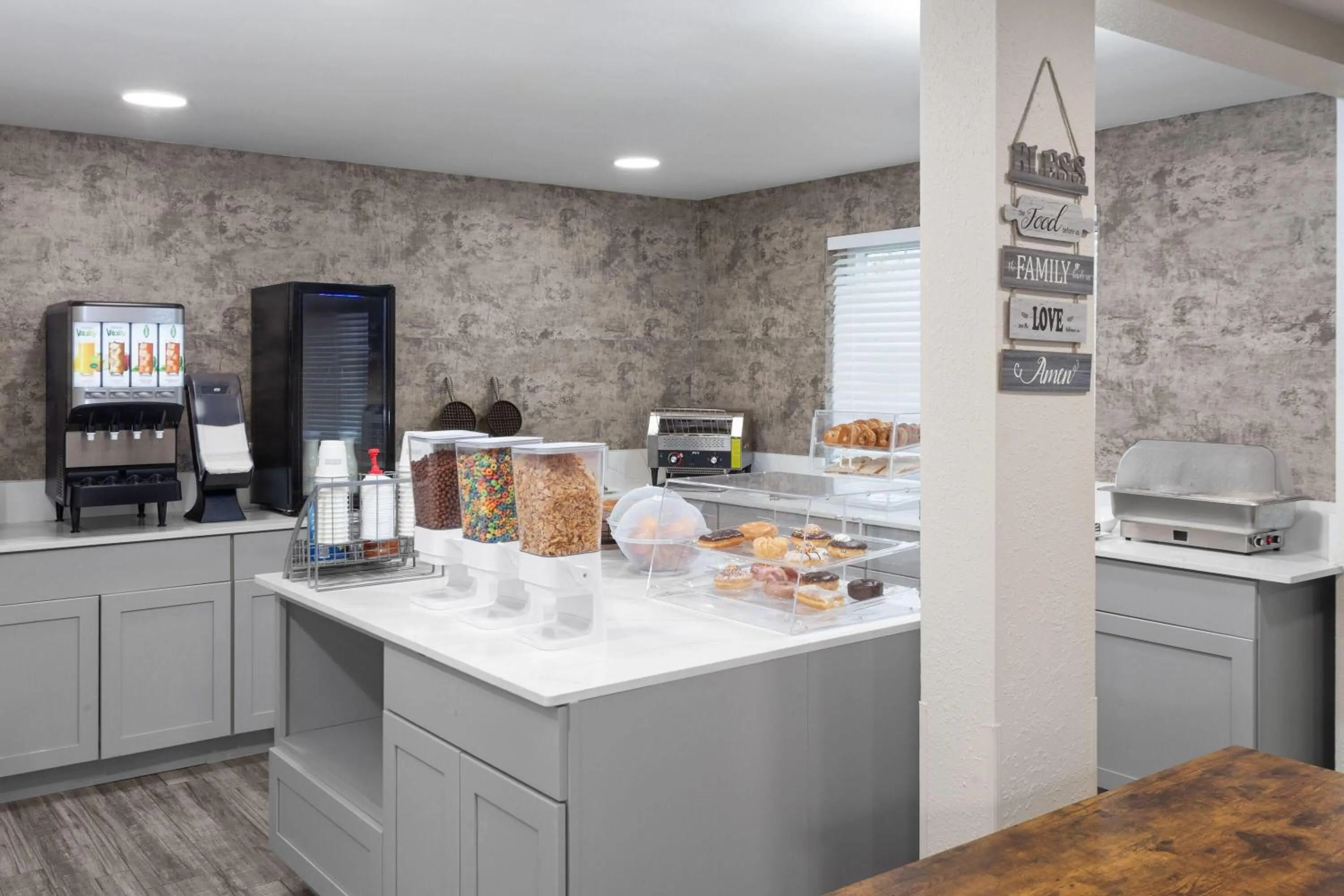 Breakfast in Days Inn by Wyndham Waukegan