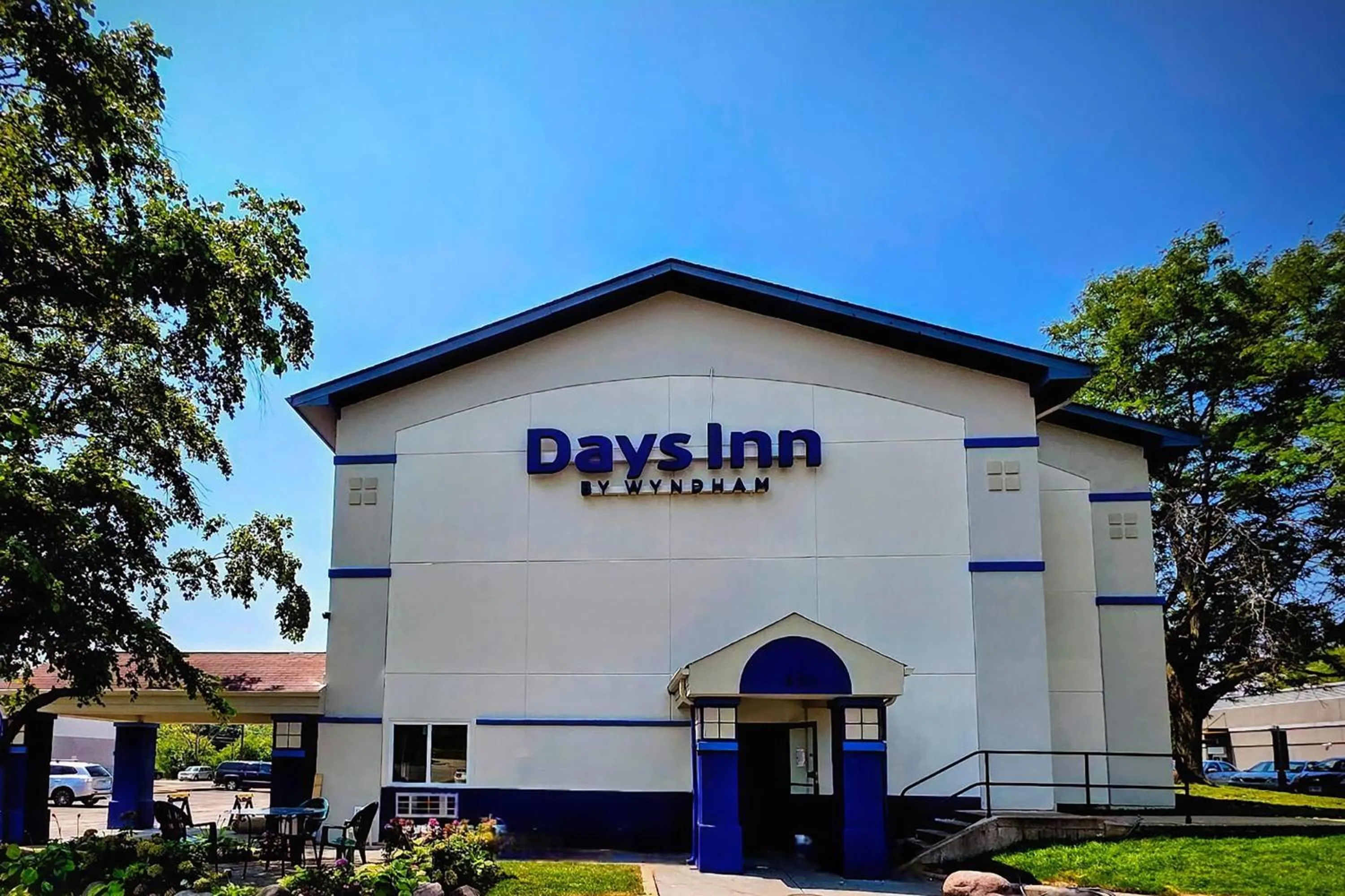 Days Inn by Wyndham Waukegan