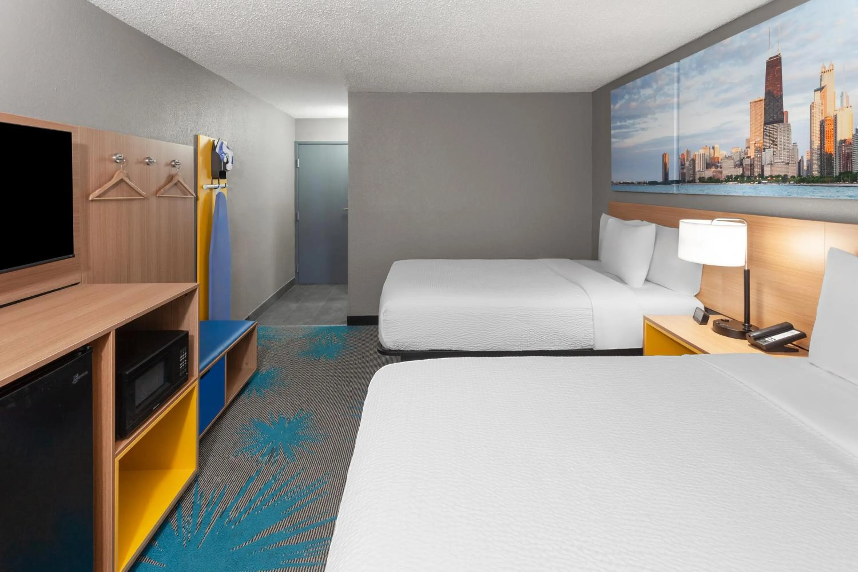 Bed in Days Inn by Wyndham Waukegan