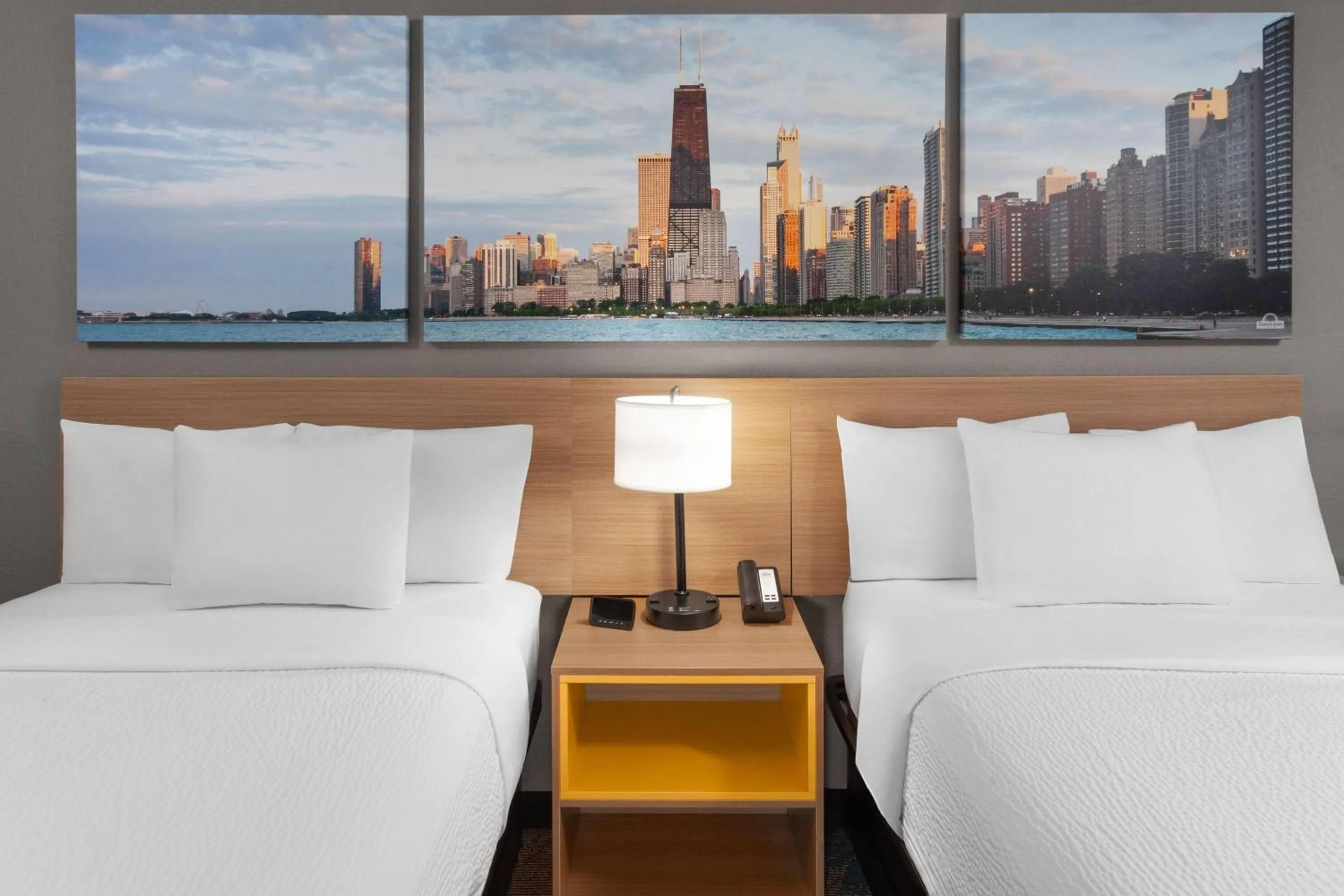 Photo of the whole room, Bed in Days Inn by Wyndham Waukegan