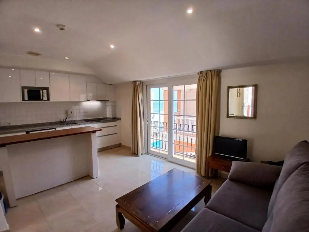 Kitchen or kitchenette in Lloyds Beach Club