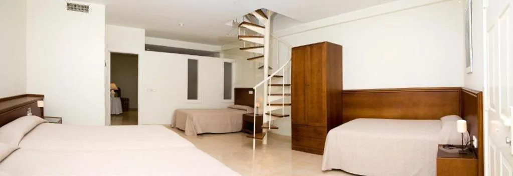 Photo of the whole room, Bed in Lloyds Beach Club