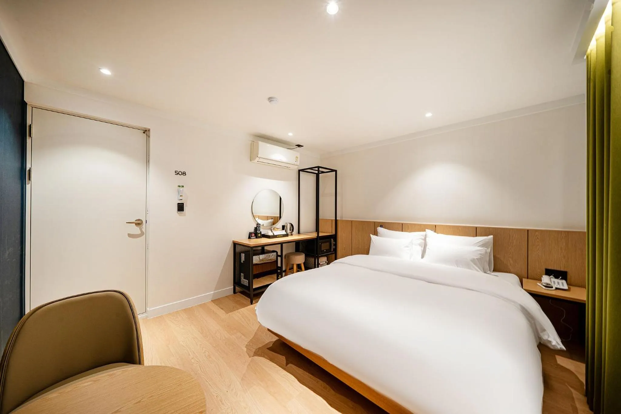 Photo of the whole room, Bed in Hound Hotel Gumi indong