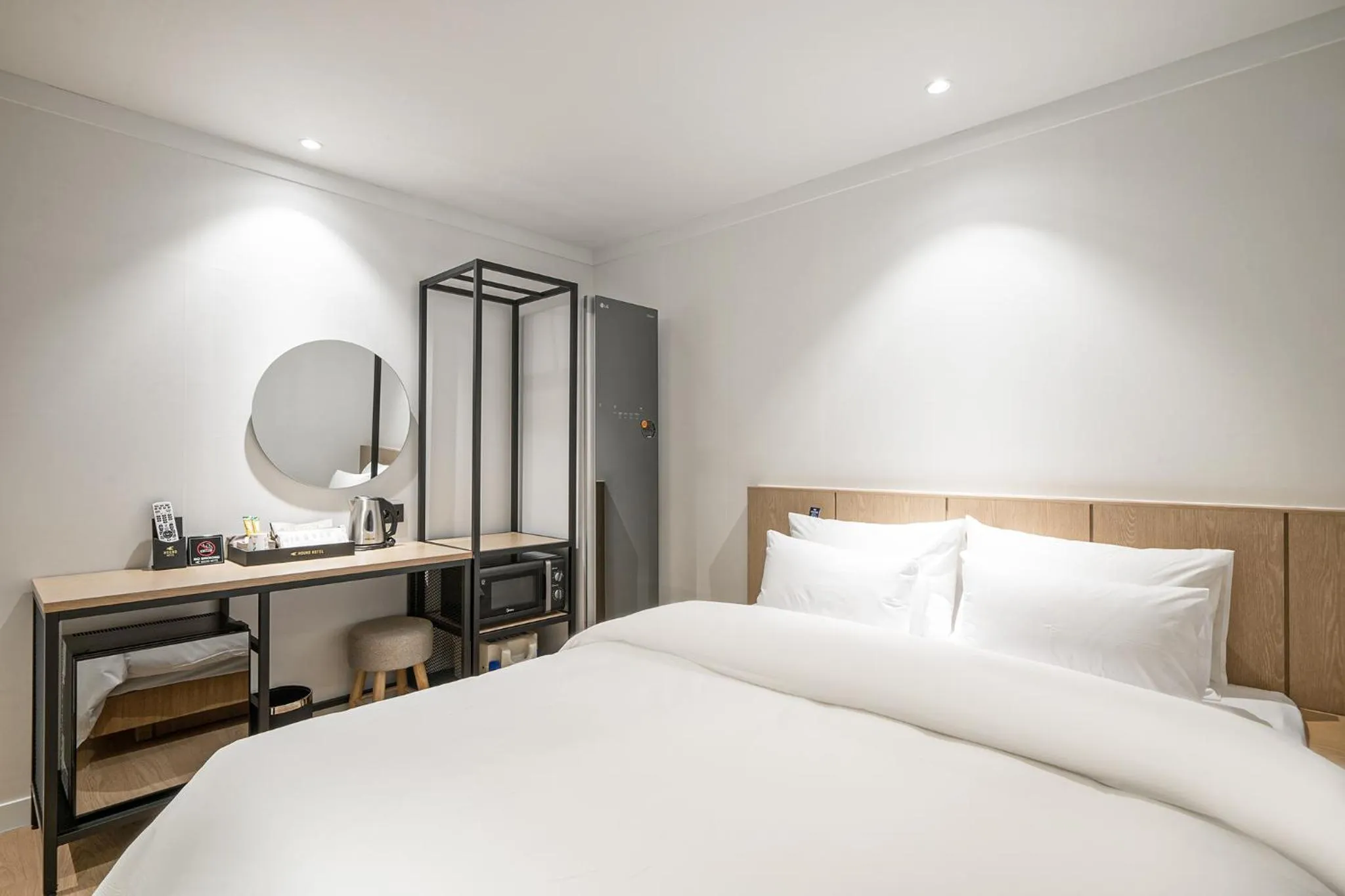 Photo of the whole room, Bed in Hound Hotel Gumi indong