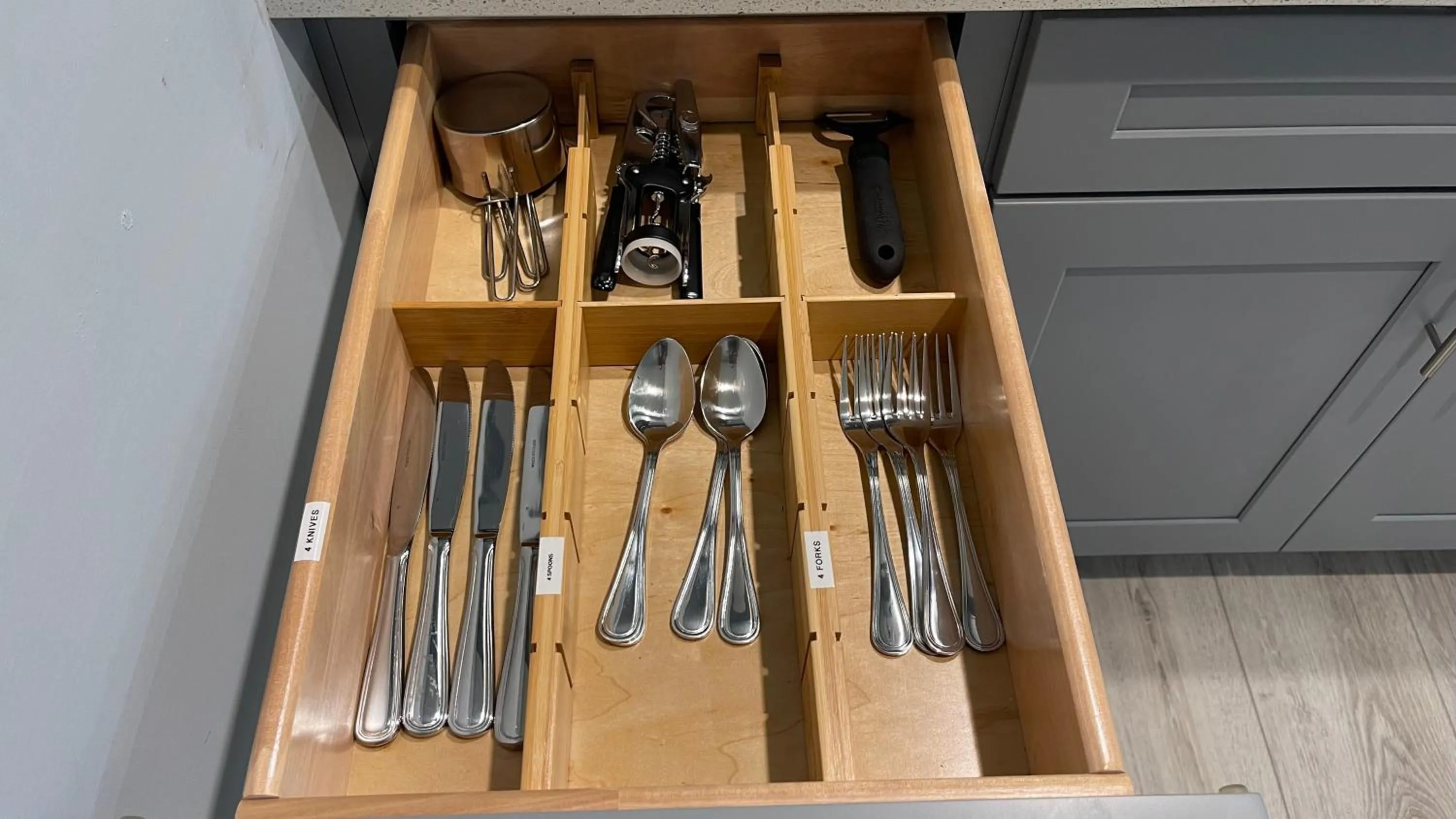 Kitchen or kitchenette in Quintessence ApartHotel