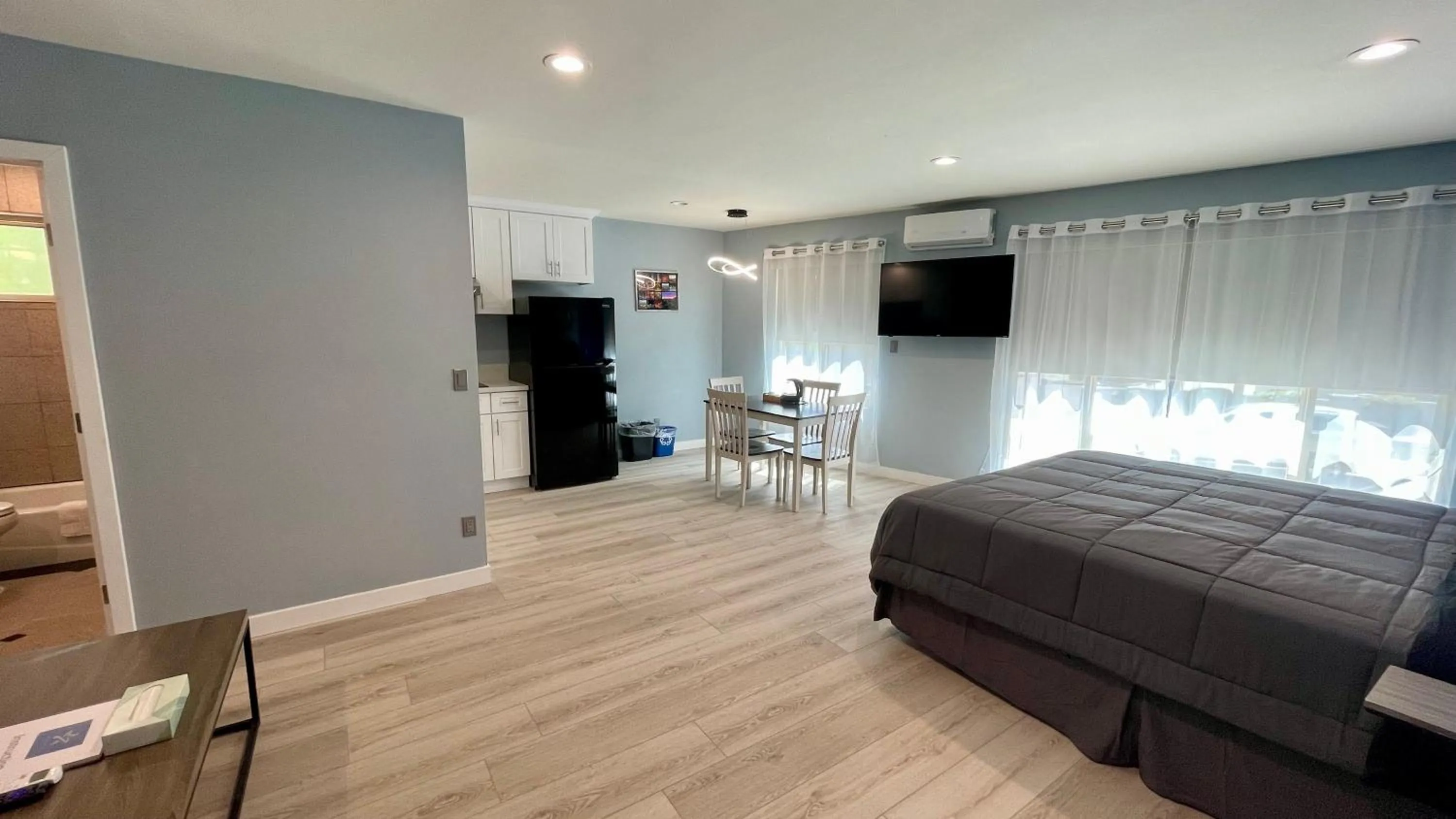 Bed in Quintessence ApartHotel