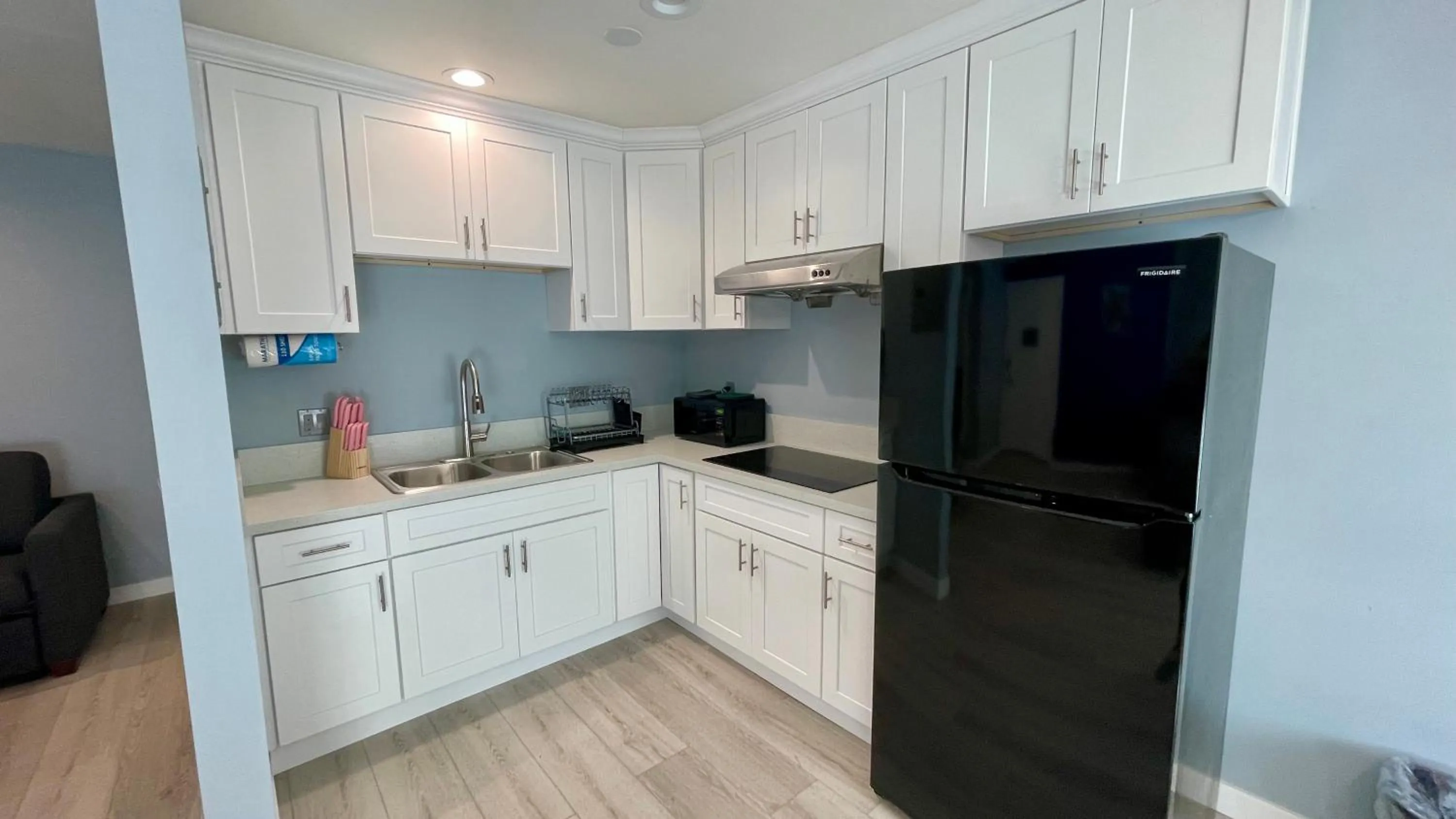 Kitchen or kitchenette in Quintessence ApartHotel