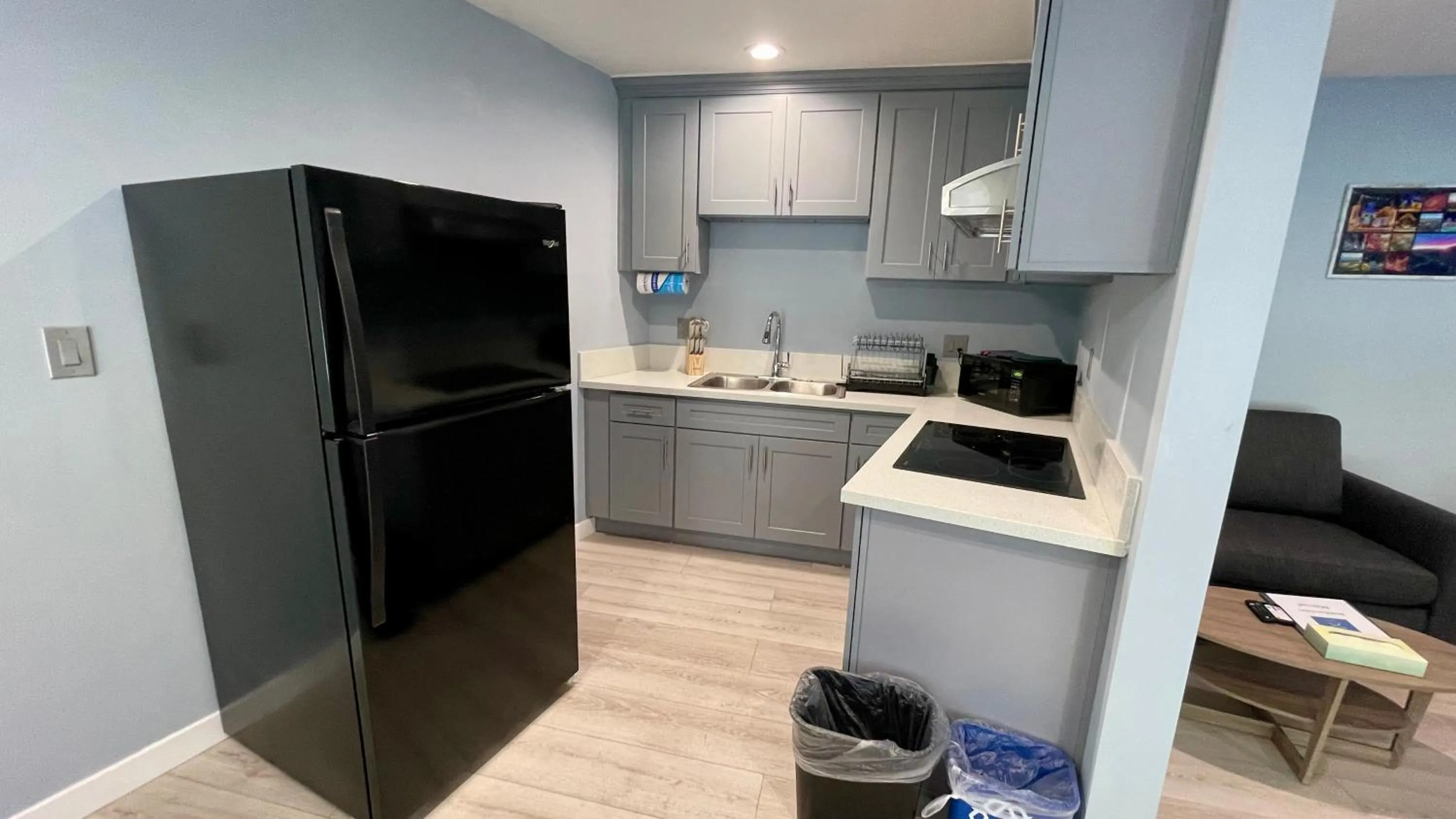 Kitchen or kitchenette in Quintessence ApartHotel