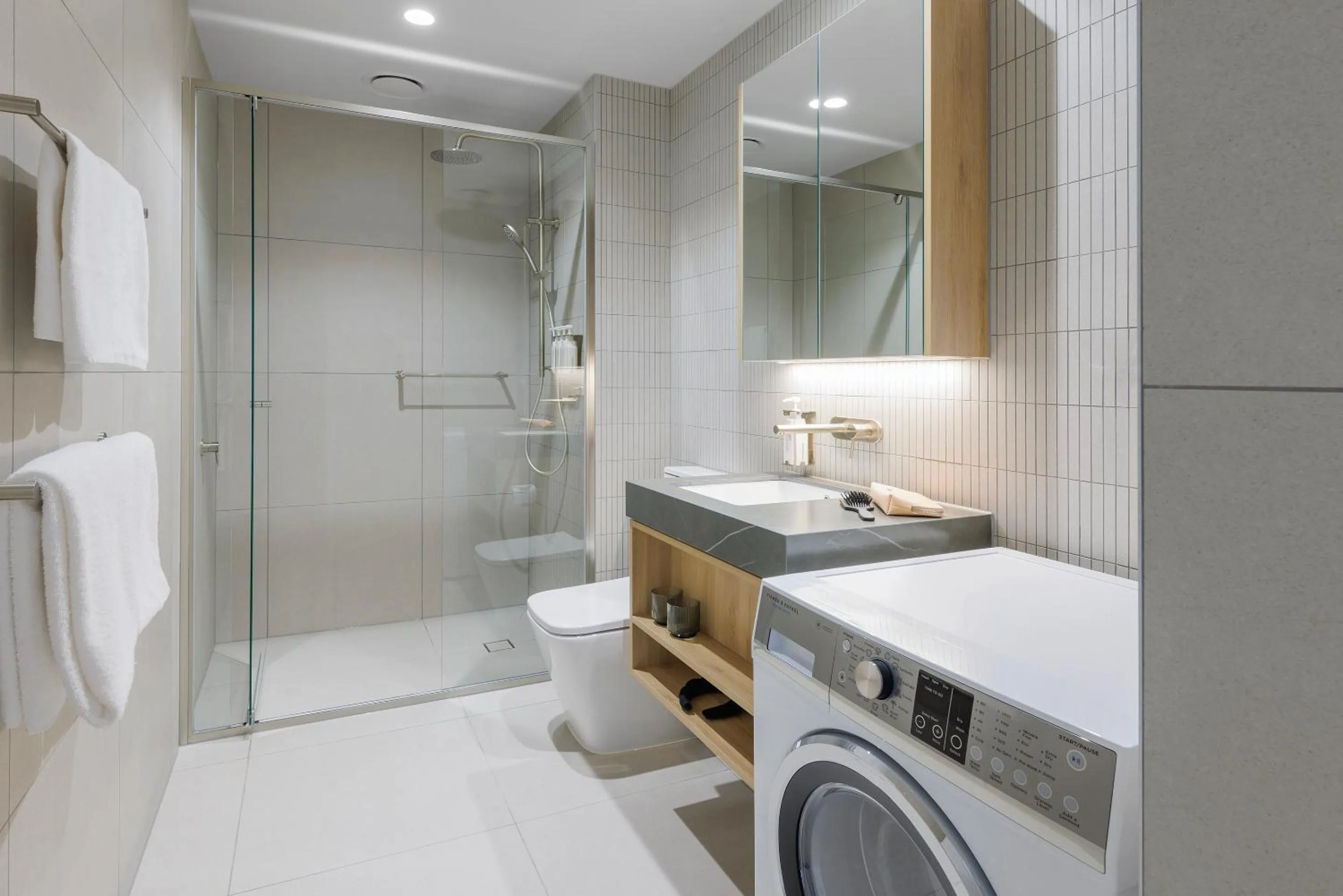 Shower in Punthill Sunshine