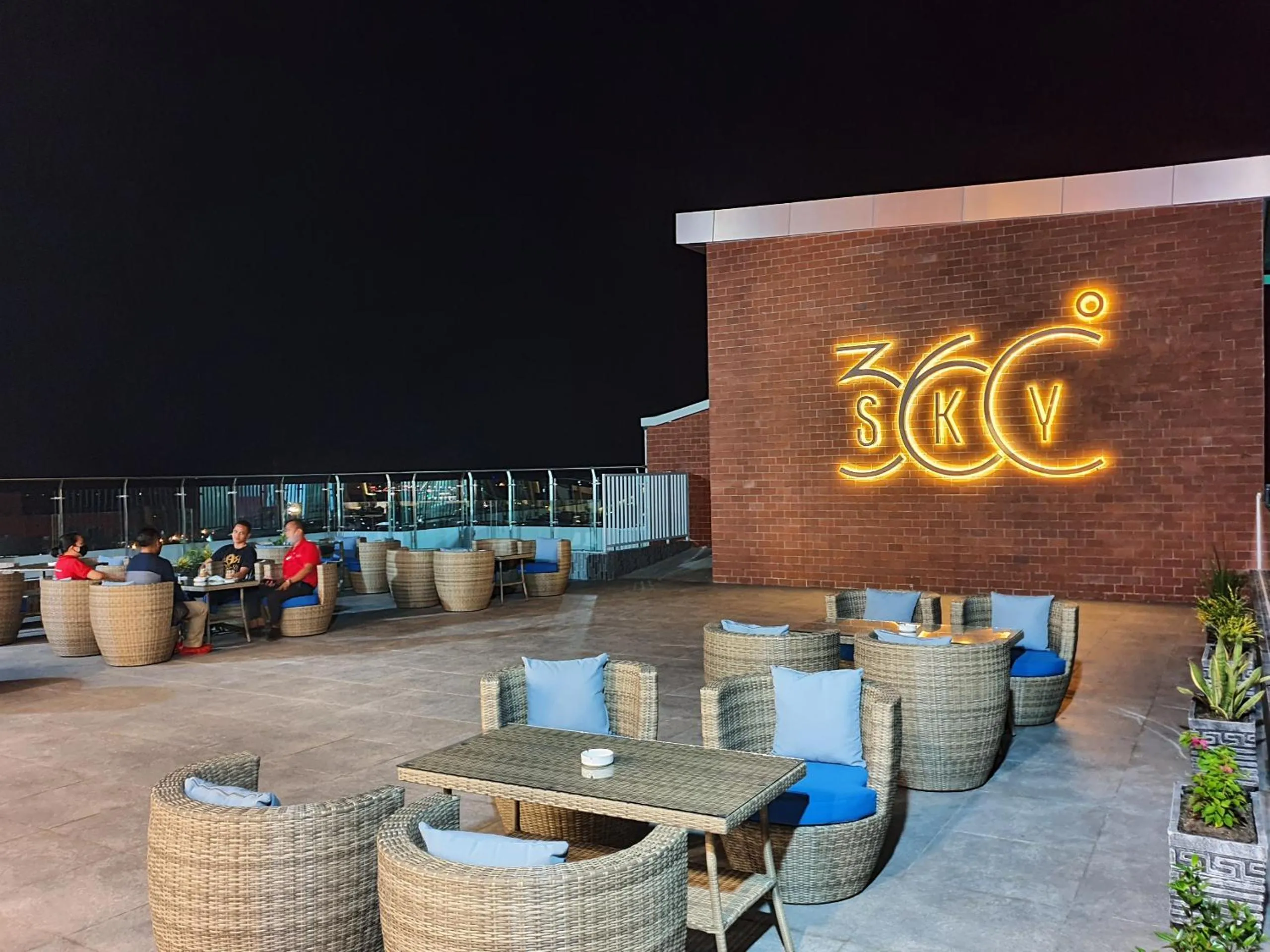 Skiing in Horison Ultima Entrop Papua