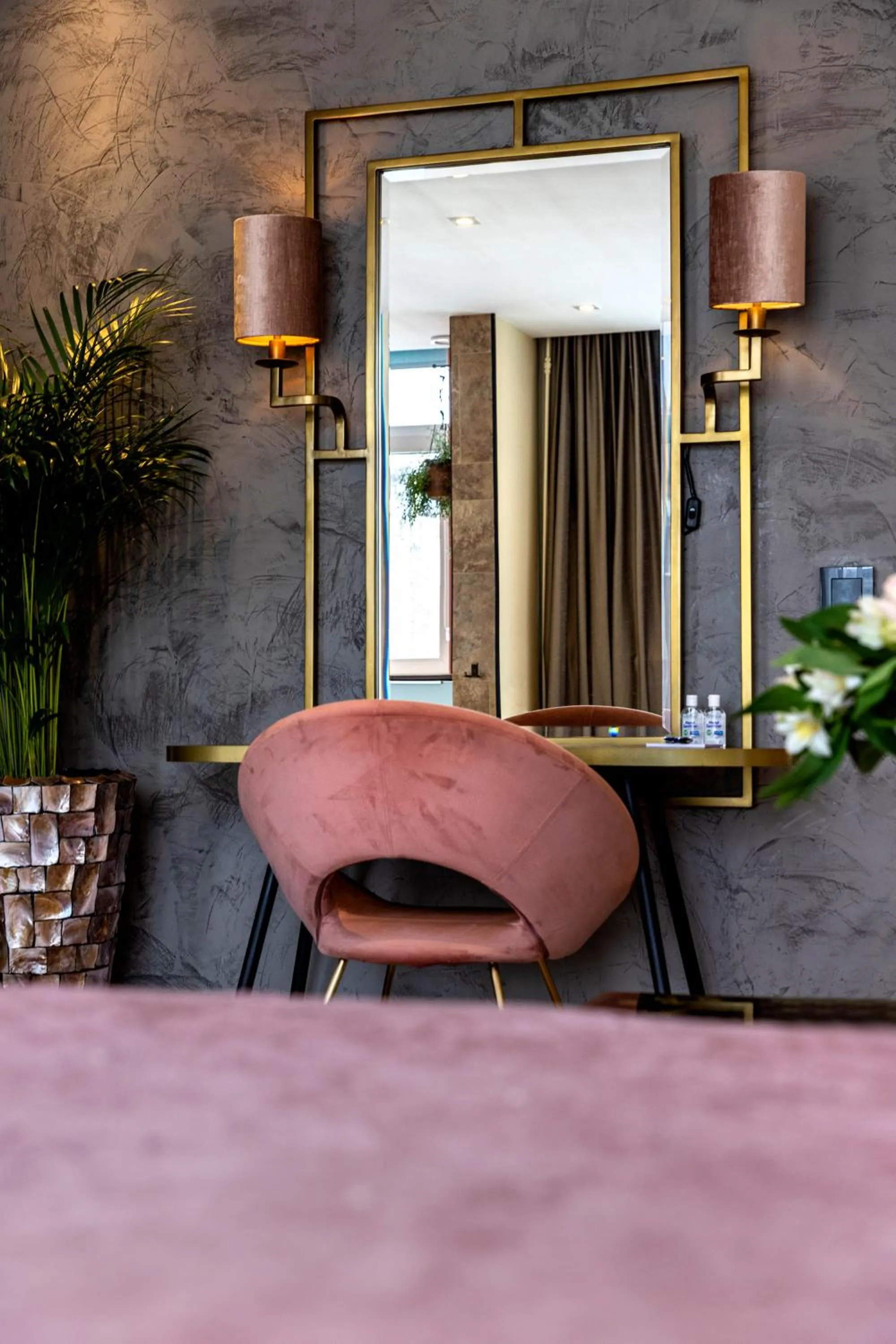 Seating area in Jupiter Hotel