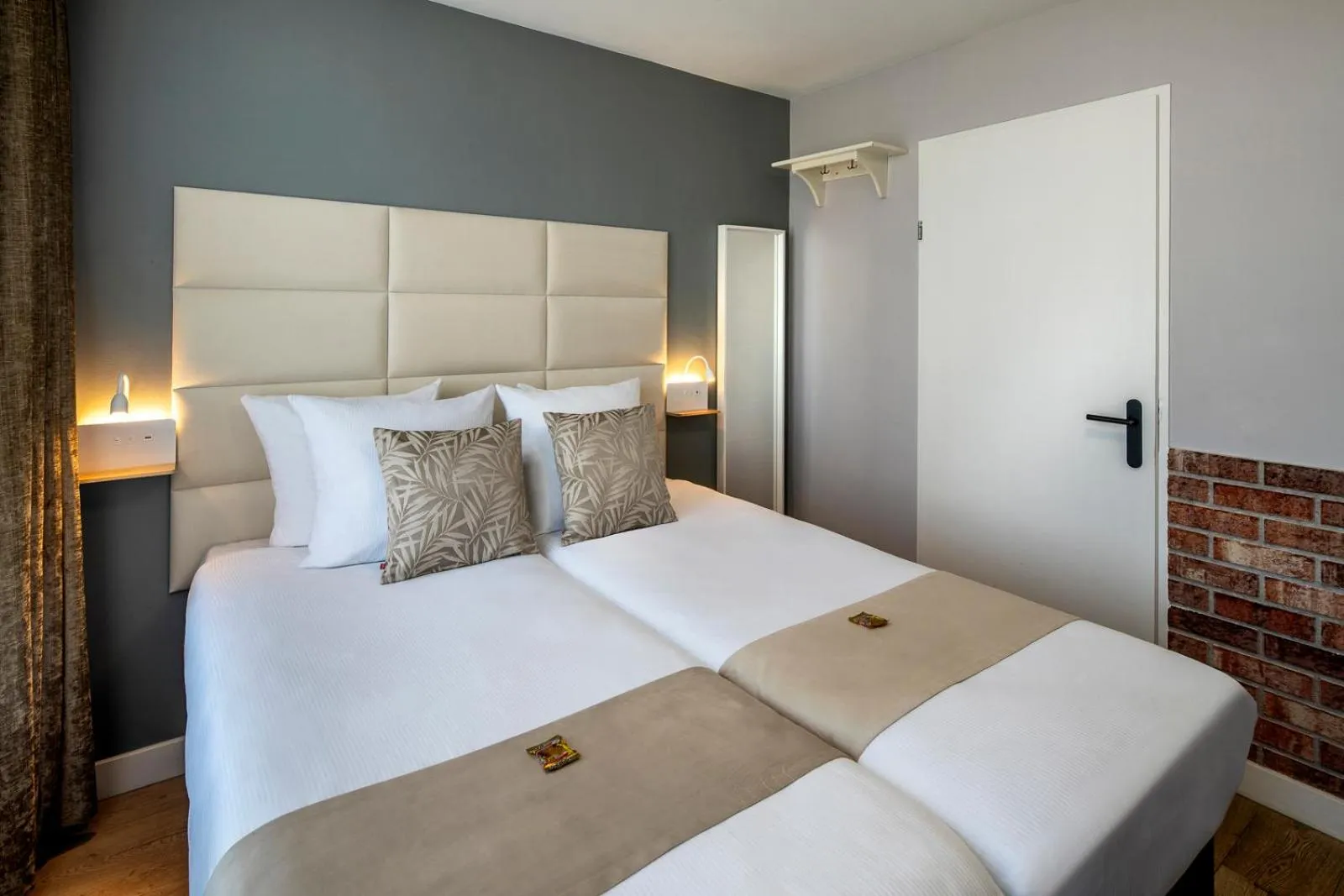 Bed in Jupiter Hotel