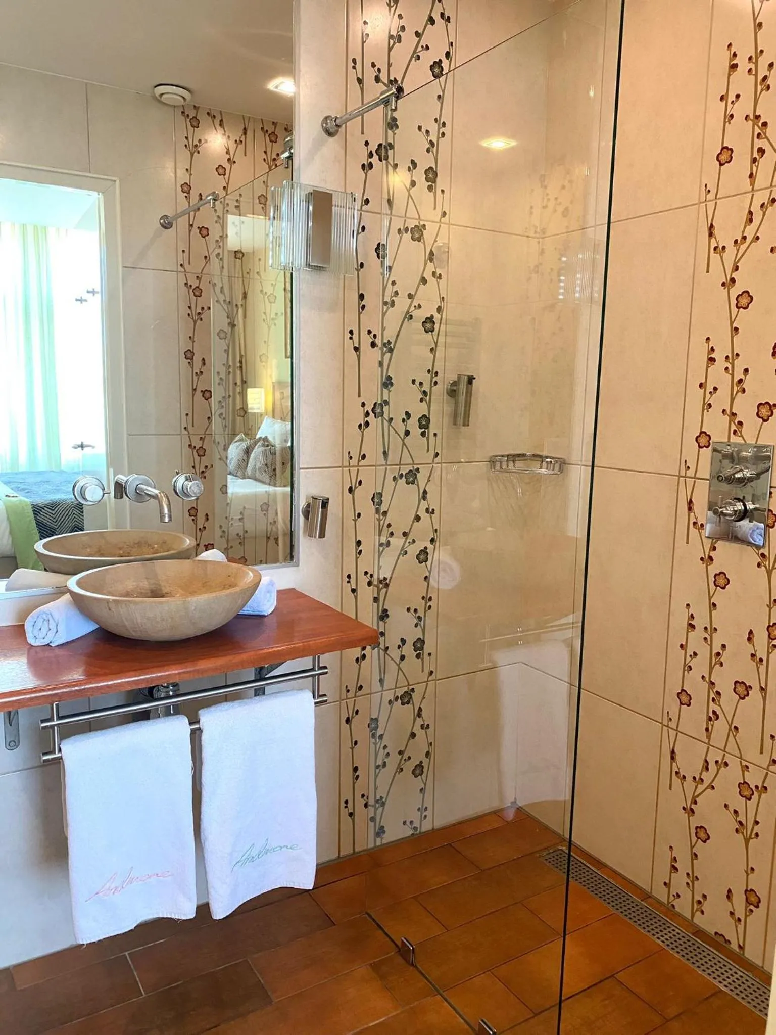 Toilet in Jupiter Hotel