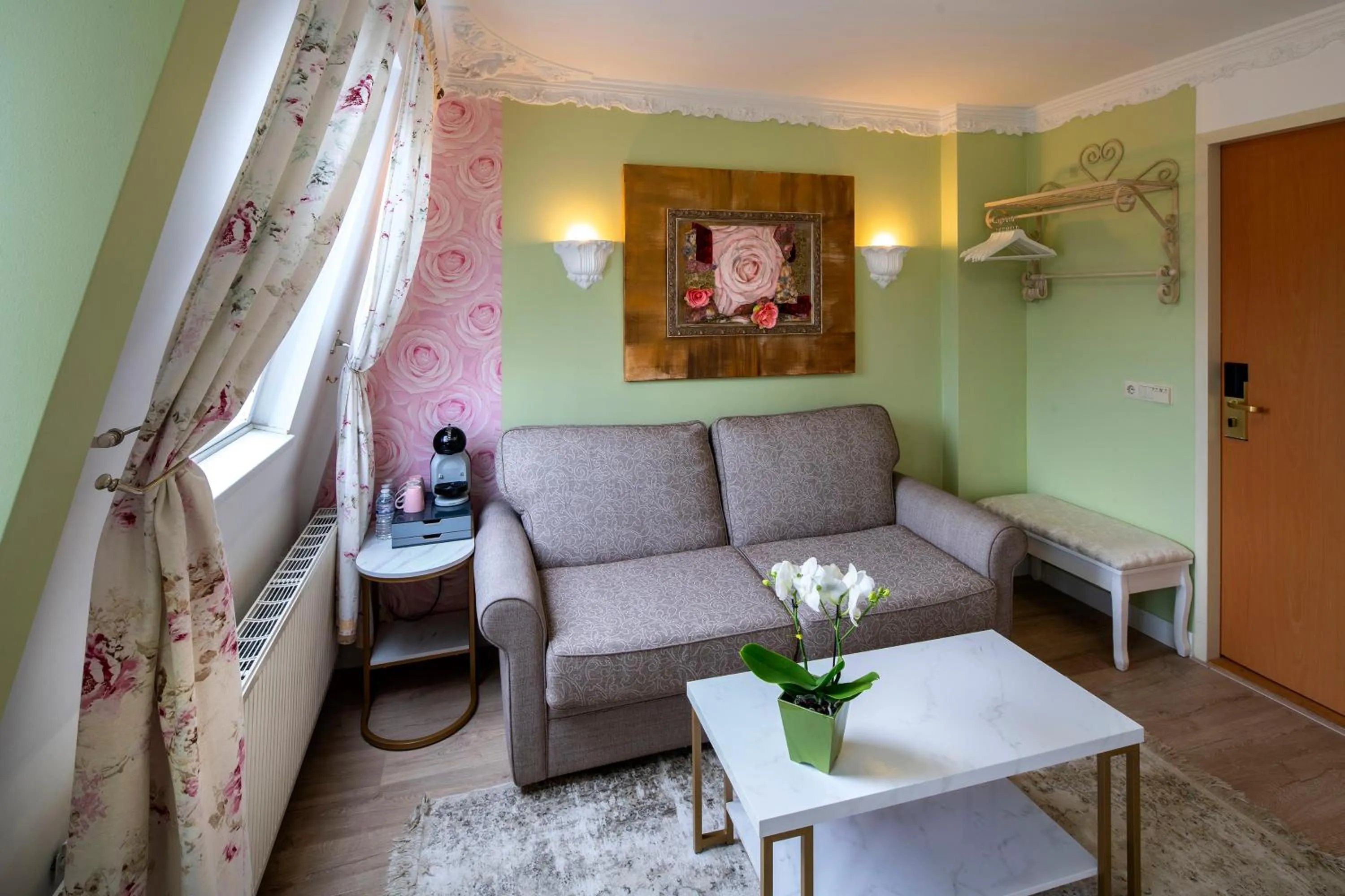 Seating area in Jupiter Hotel