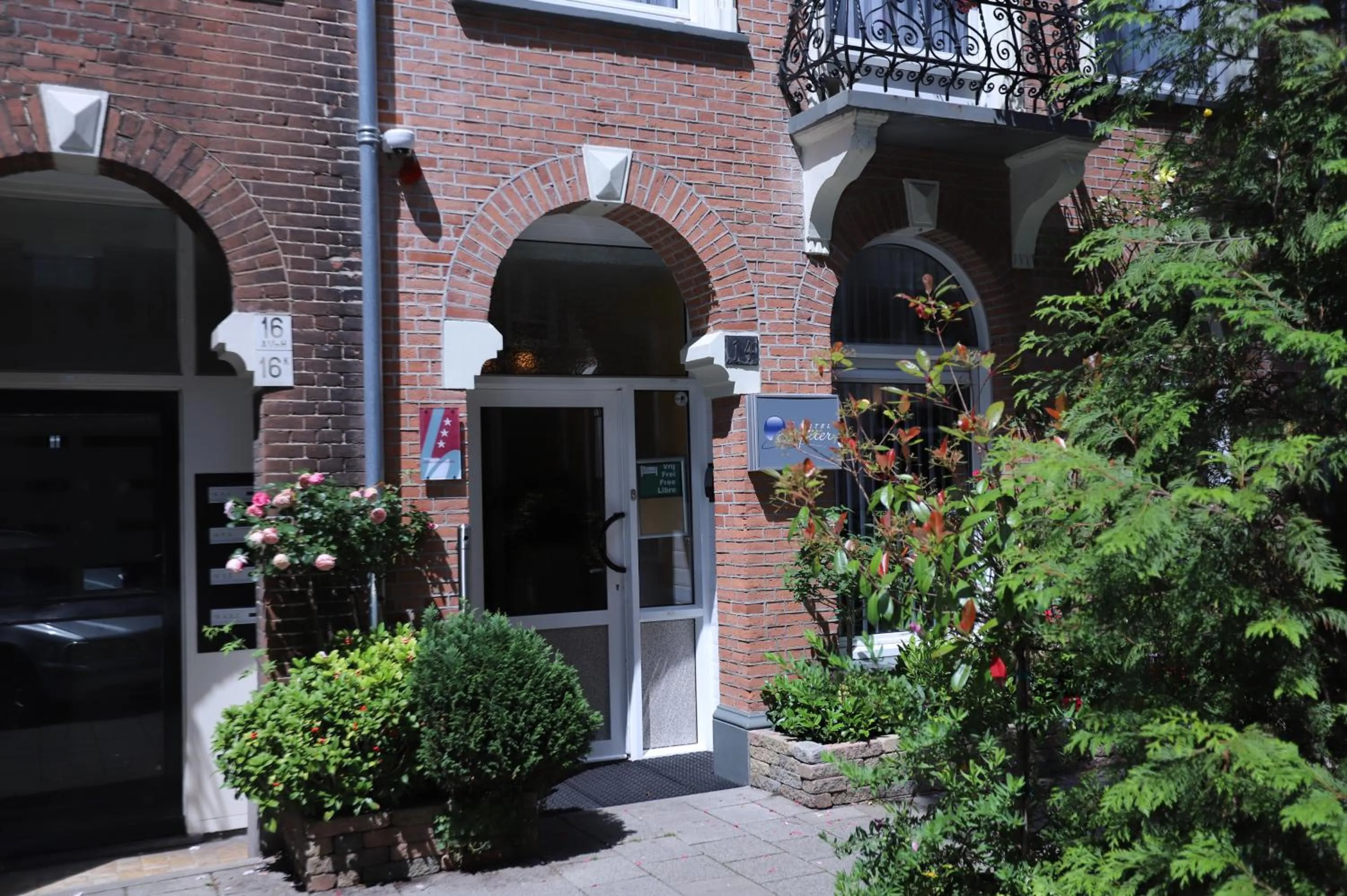 Facade/entrance in Jupiter Hotel