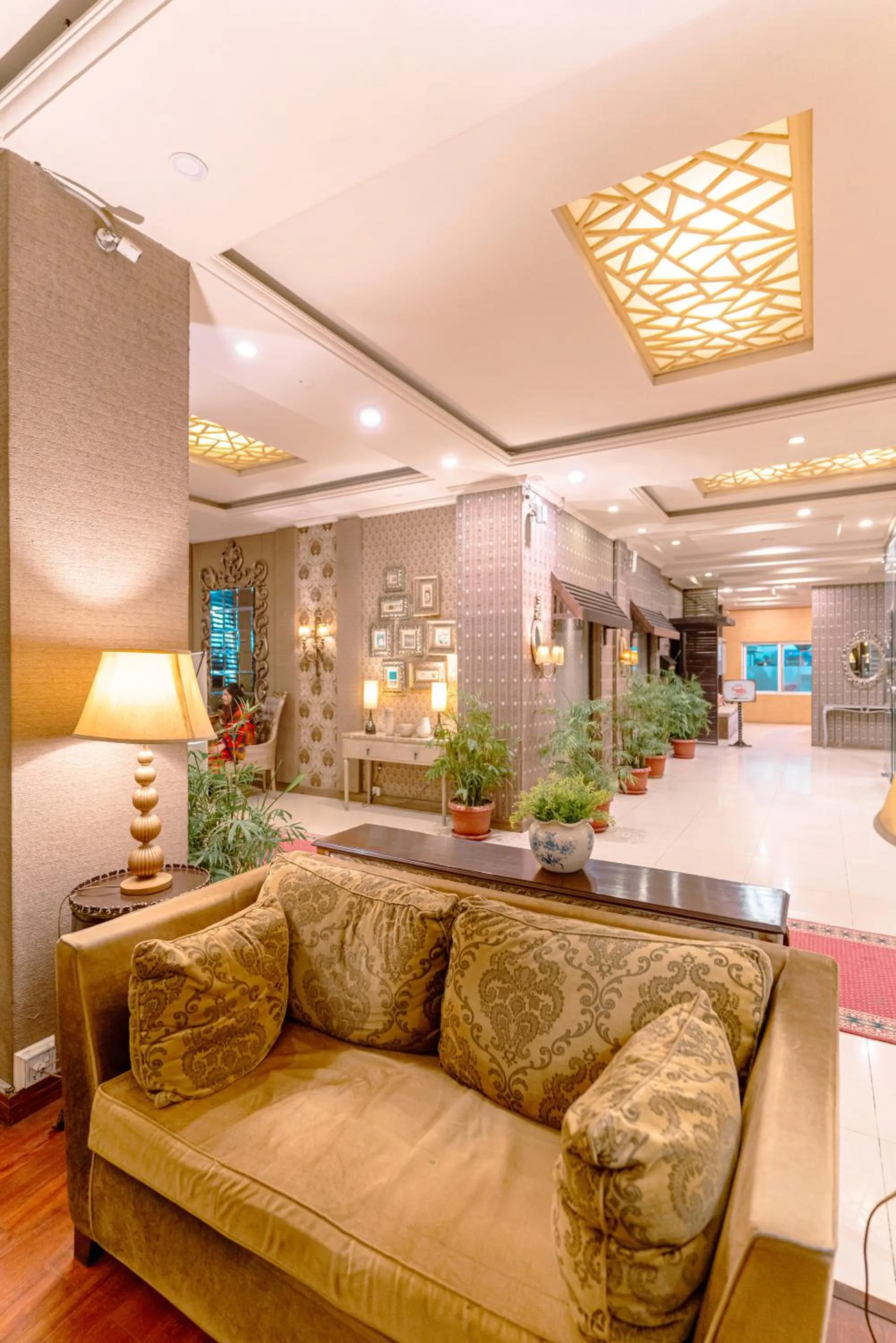 Shelton's Rezidor Peshawar