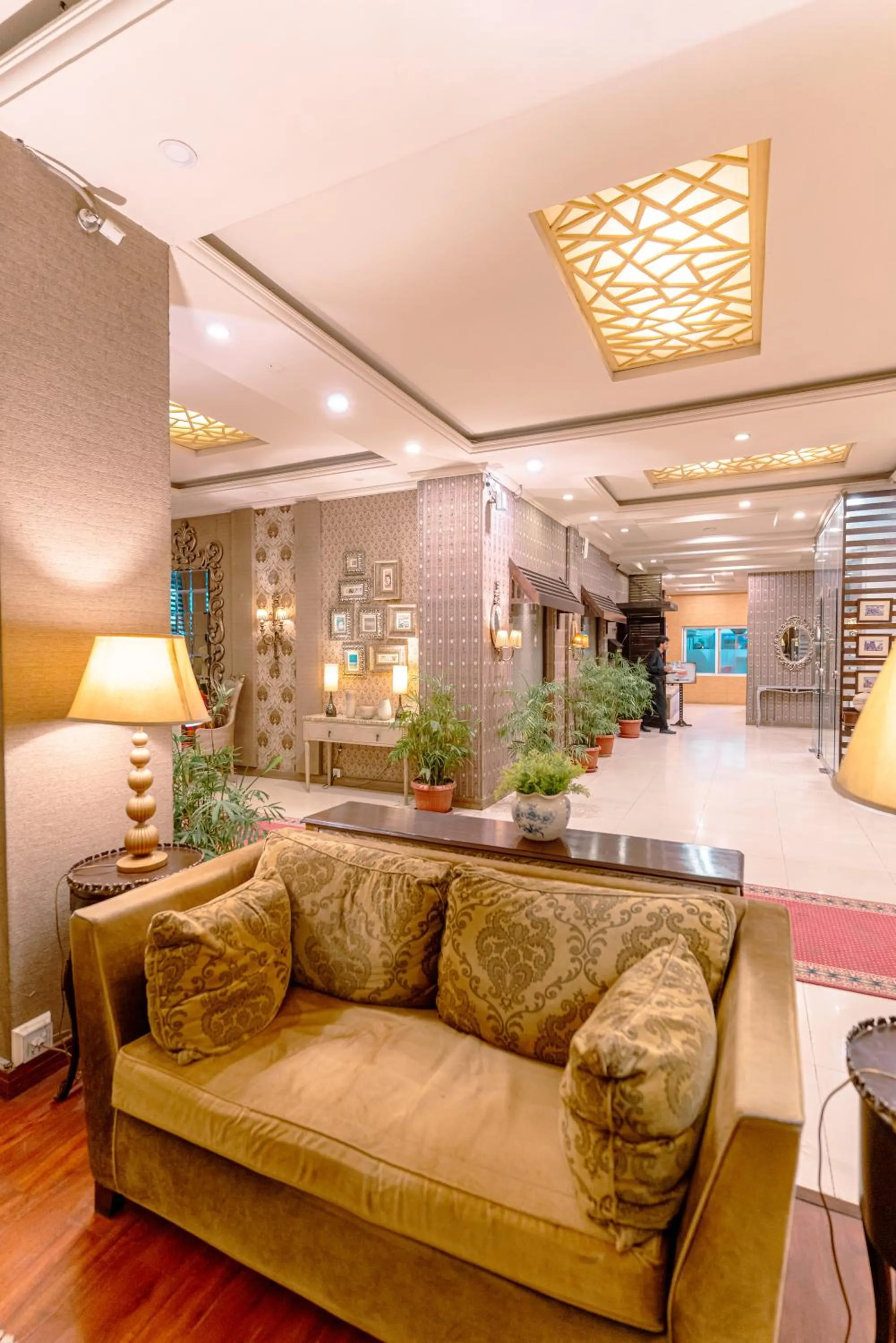 Shelton's Rezidor Peshawar