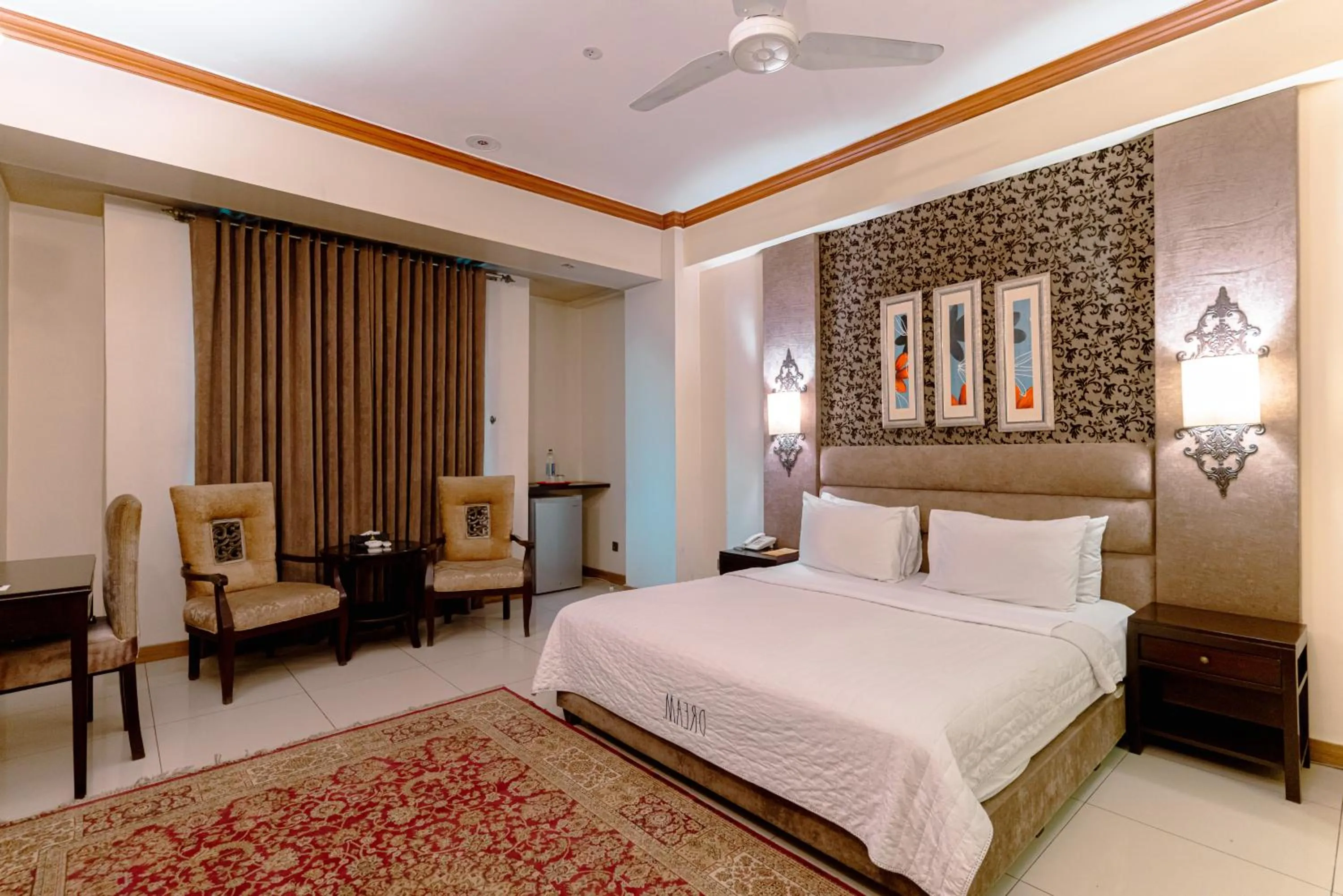 Bed in Shelton's Rezidor Peshawar