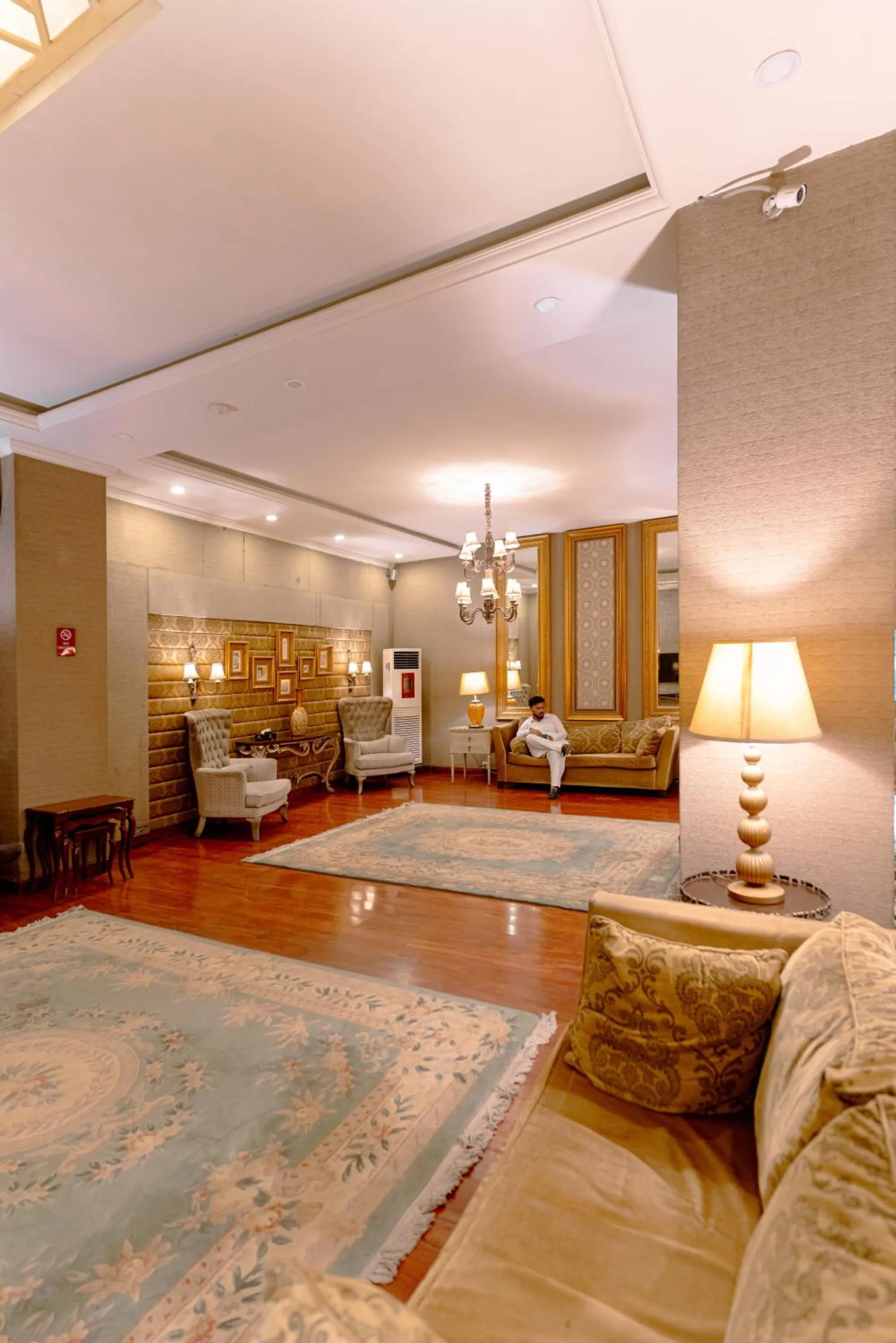 Shelton's Rezidor Peshawar