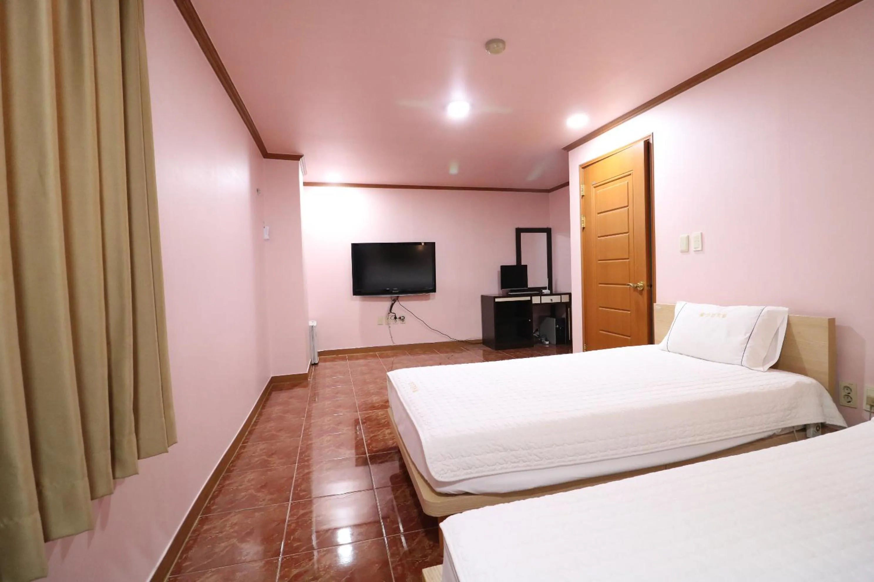 Bed in Busan Station Centum Hotel