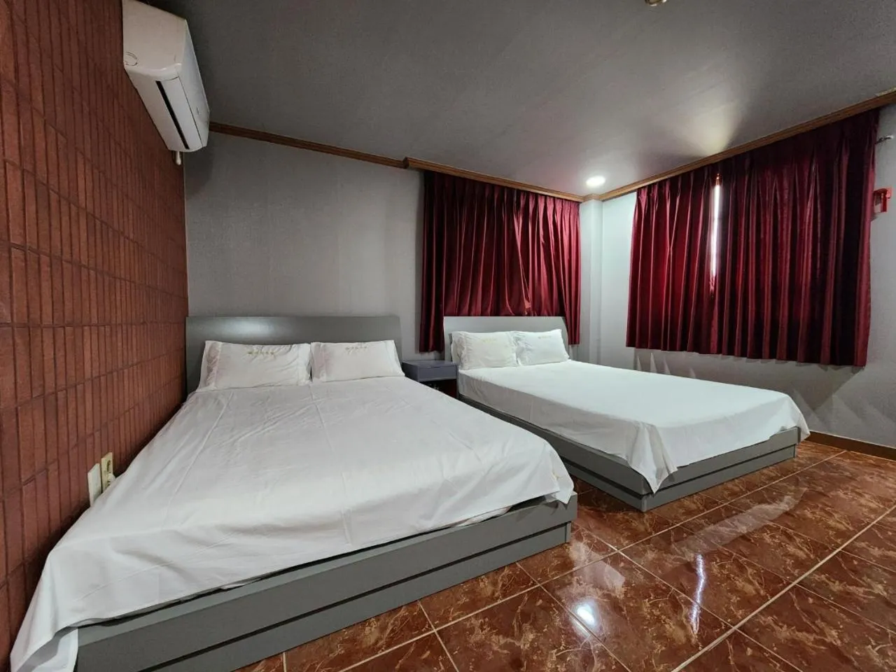 Bed in Busan Station Centum Hotel